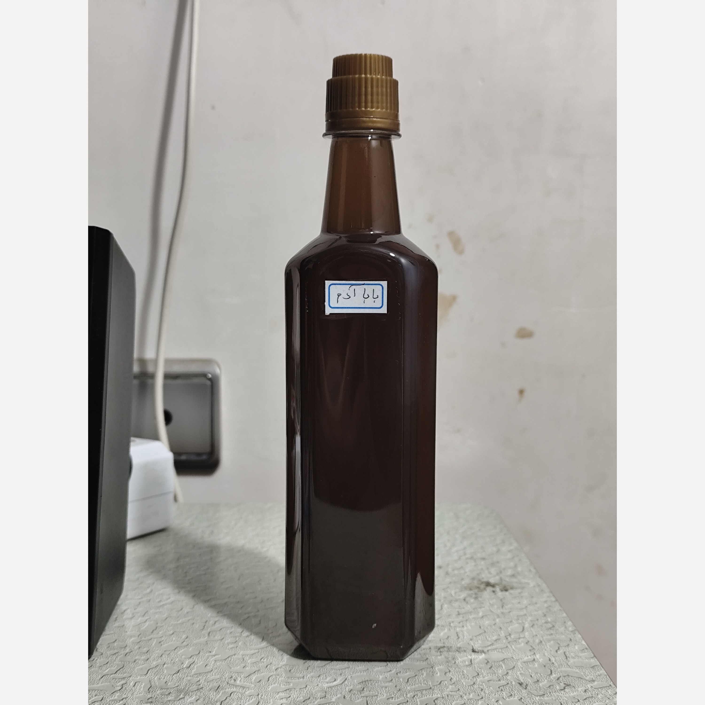 روغن بابا آدم (پرپشت کننده مو تقویت کننده ابرو تقویت کننده ریش و سبیل جلوگیری از ریزش مو شوره سر) باباآدم نی لیتری