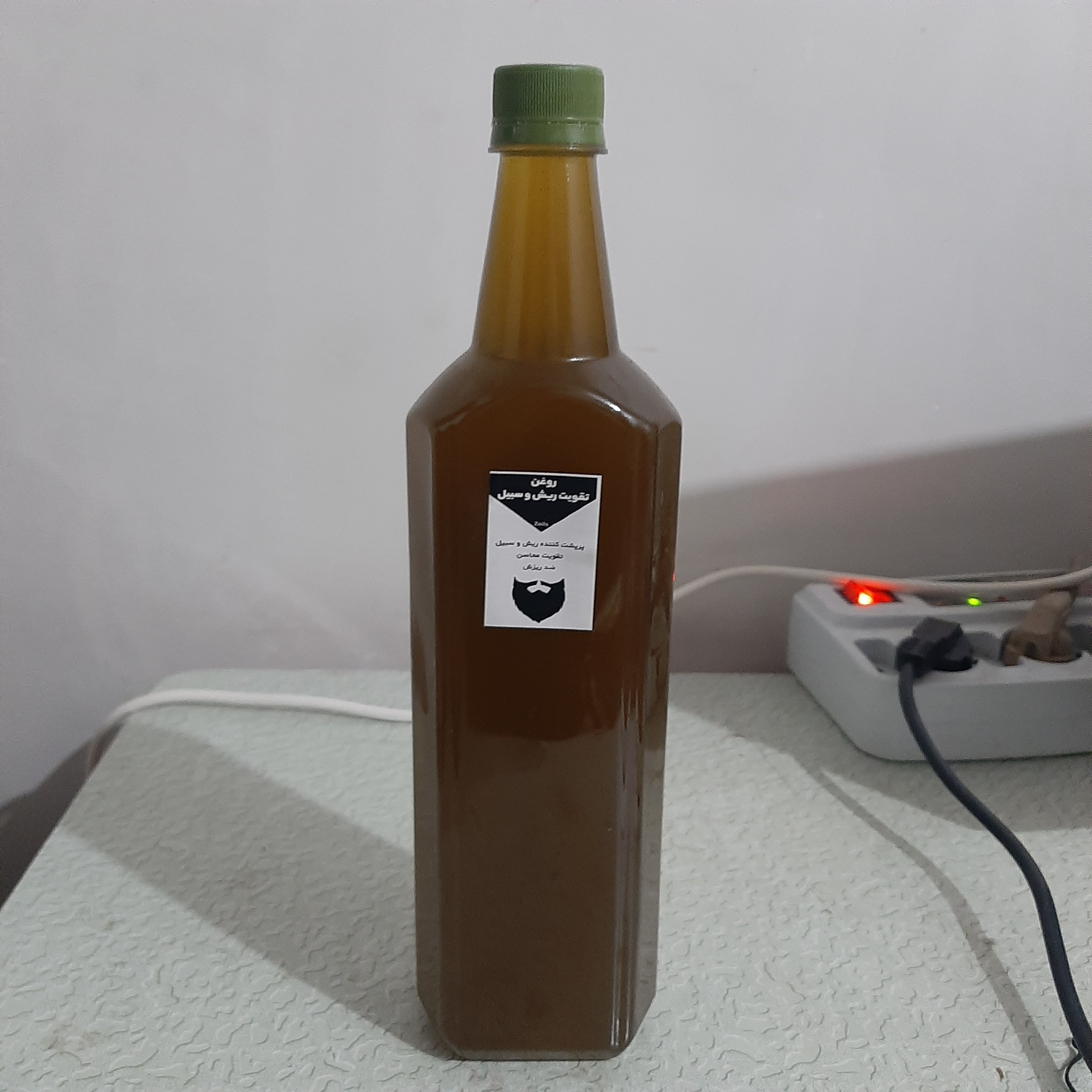 روغن ترکیبی تقویت ریش و سبیل (پرپشت کننده ریش و سبیل تقویت محاسن ضد ریزش) ریش و سبیل زداویلز یک لیتری