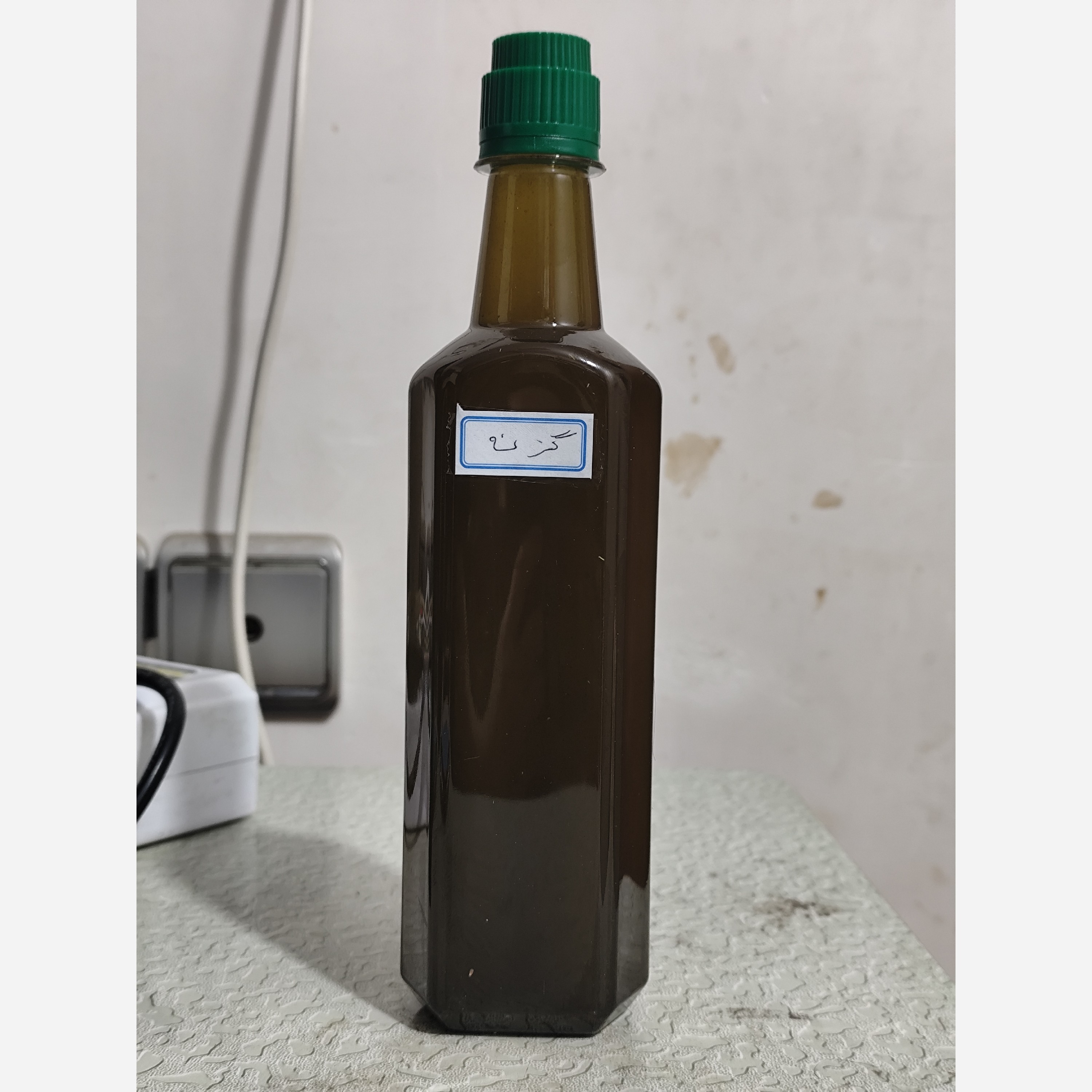 روغن گزنه خوراکی اصل و خالص نیم لیتری (تحریک پیاز موهای ریخته شده ، پرپشت کننده مو ، ریش ، سبیل ،ابرو و مژه)