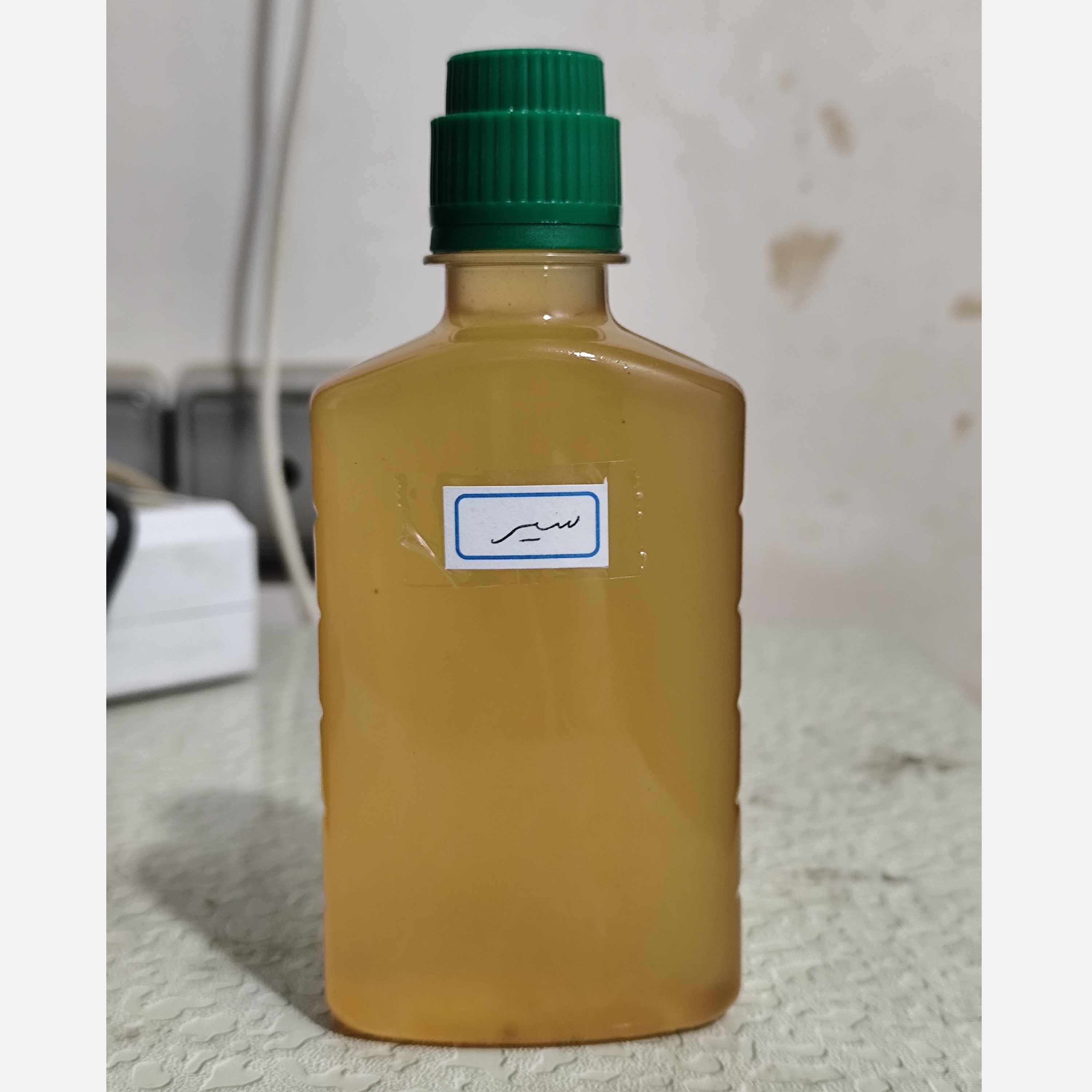 روغن سیر اصل و خالص ربع لیتری (پرپشت کننده مو-پرپشت کننده ابرو-تقویت مژه-تقویت ریش و سبیل-تقویت ابرو-پرپشت کننده ریش و س