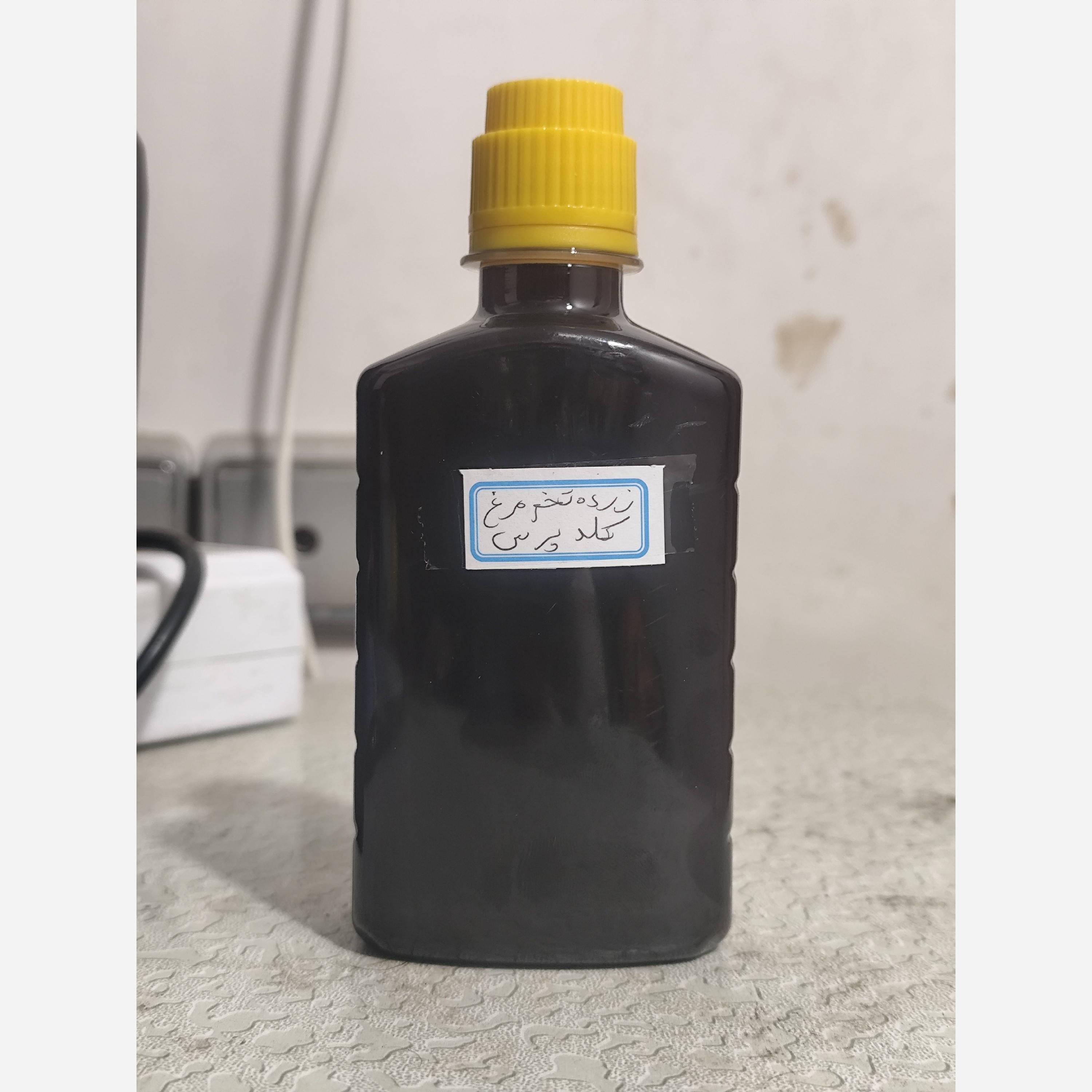 روغن زرده تخم مرغ کلدپرس ربع لیتری (تقویت مو - پرپشت کننده مو ، ابرو ، مژه)