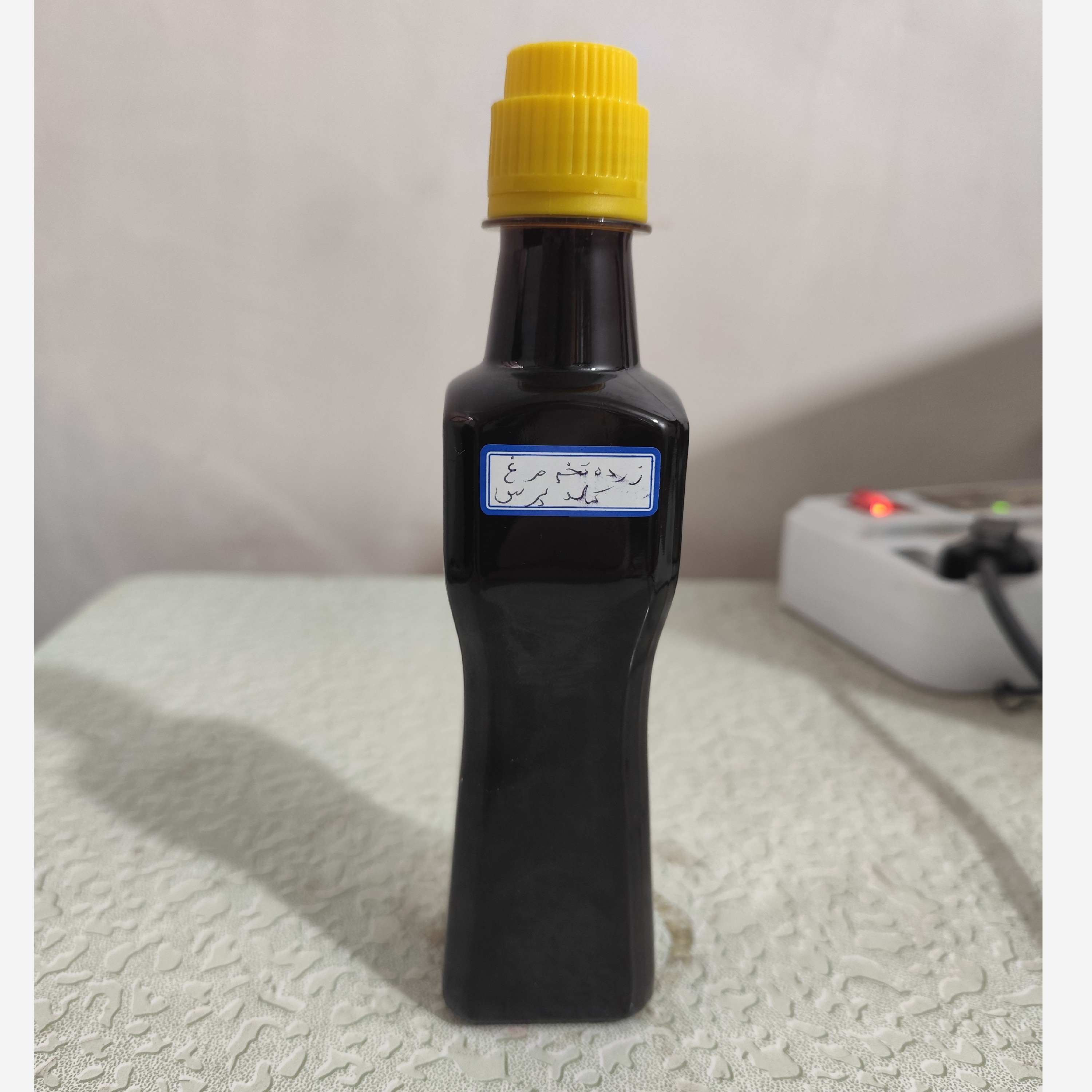 روغن زرده تخم مرغ کلدپرس ربع لیتری (تقویت مو - پرپشت کننده مو ، ابرو ، مژه)