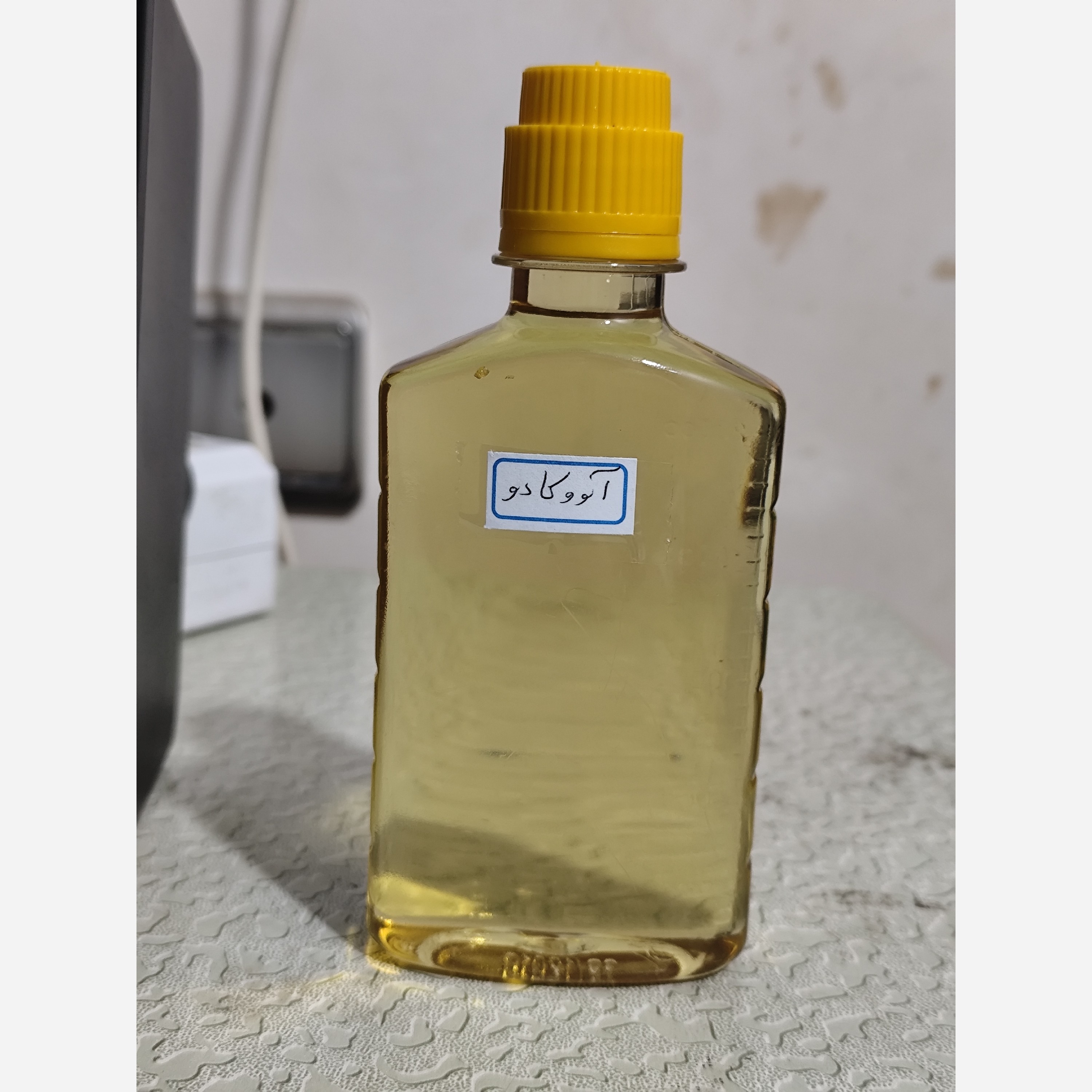 روغن آووکادو معطر ربع لیتری اصل (آکنه-جوش صورت-سیاهی دور چشم-پسوریازیس-چین و چروک)