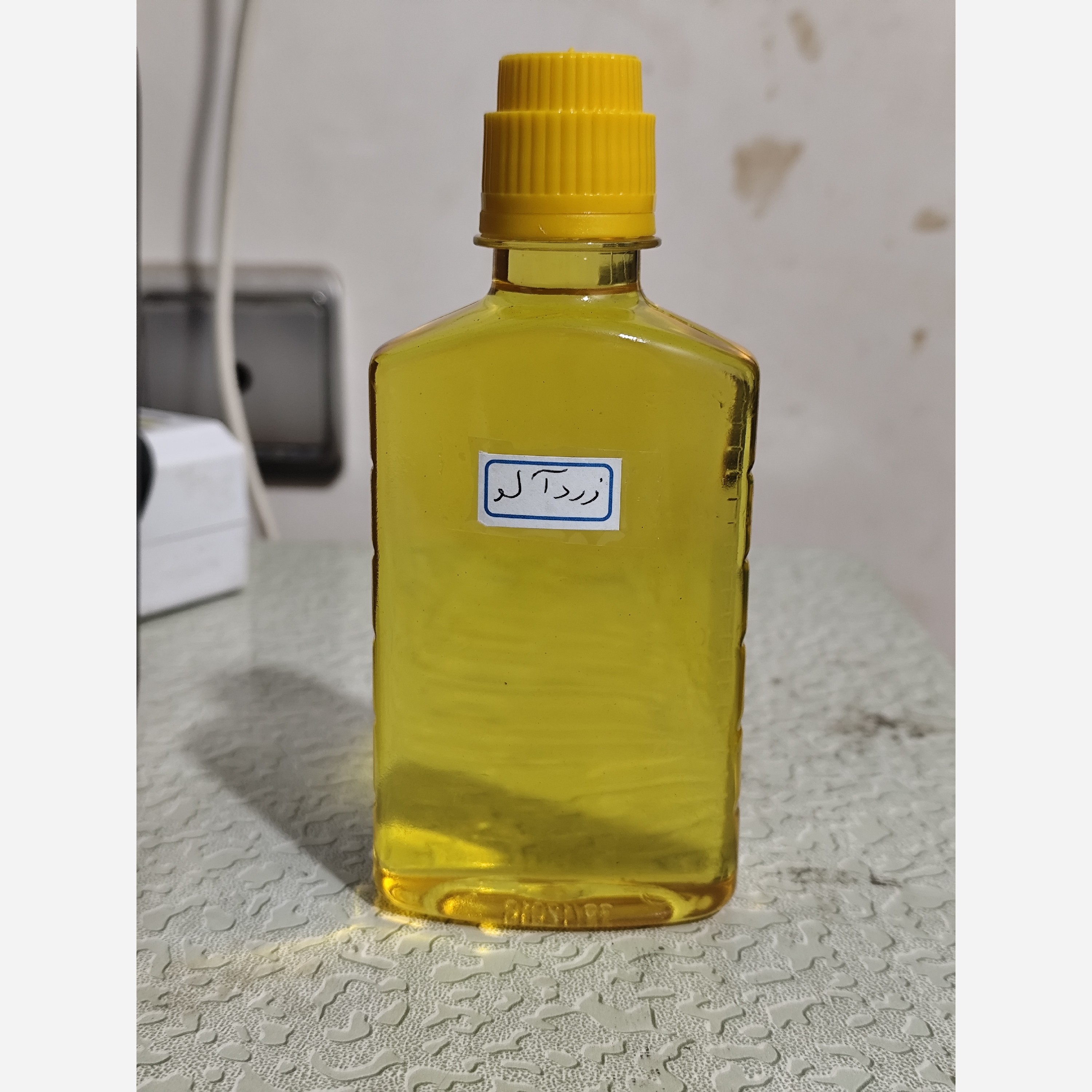 روغن زردآلو کلدپرس ربع لیتری اصل و خالص آبرسان پوست-مرطوب کننده پوست-چین و چروک-ترک های پوستی