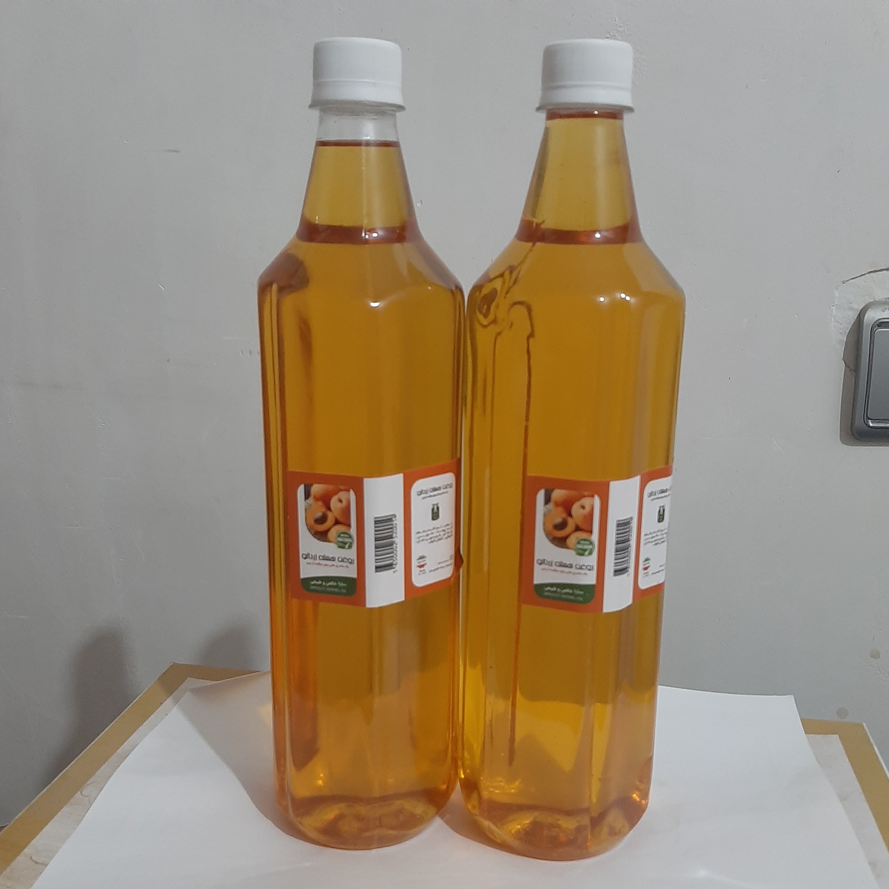 روغن زردآلو کلدپرس یک لیتری اصل و خالص آبرسان پوست-مرطوب کننده پوست-چین و چروک-ترک های پوستی