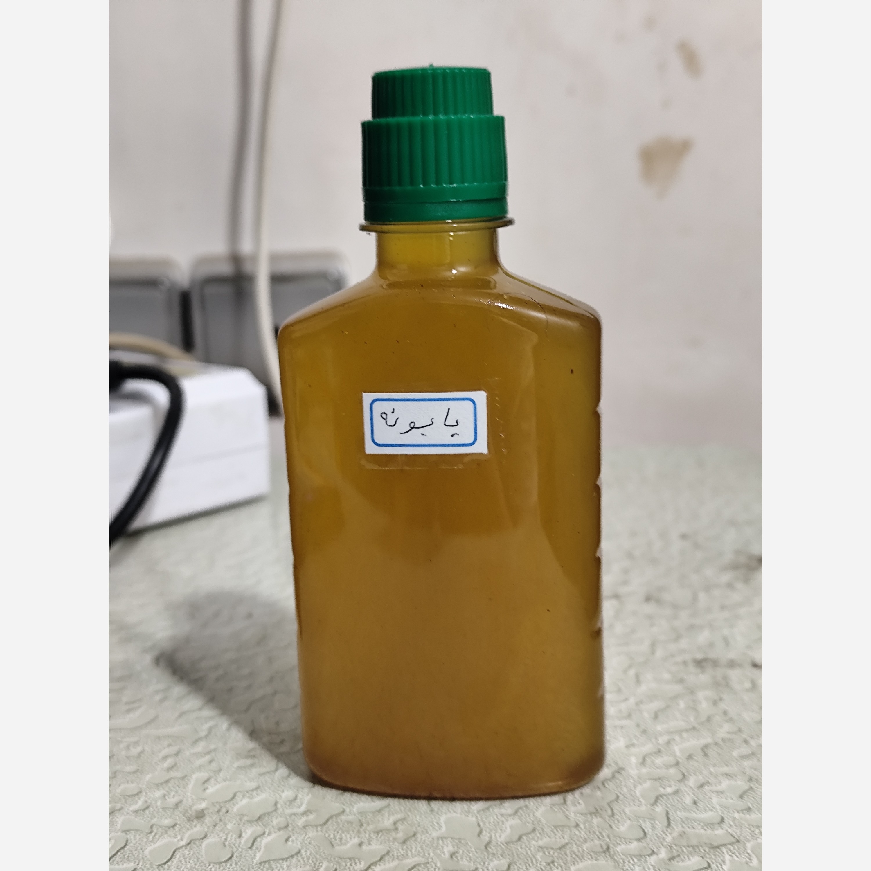 روغن بابونه ربع لیتری اصل و خالص (روشن کننده رنگ مو نرم کننده مو جوش صورت شوره مو خشکی مو تقویت مو آبرسان مو آفتاب سوختگ