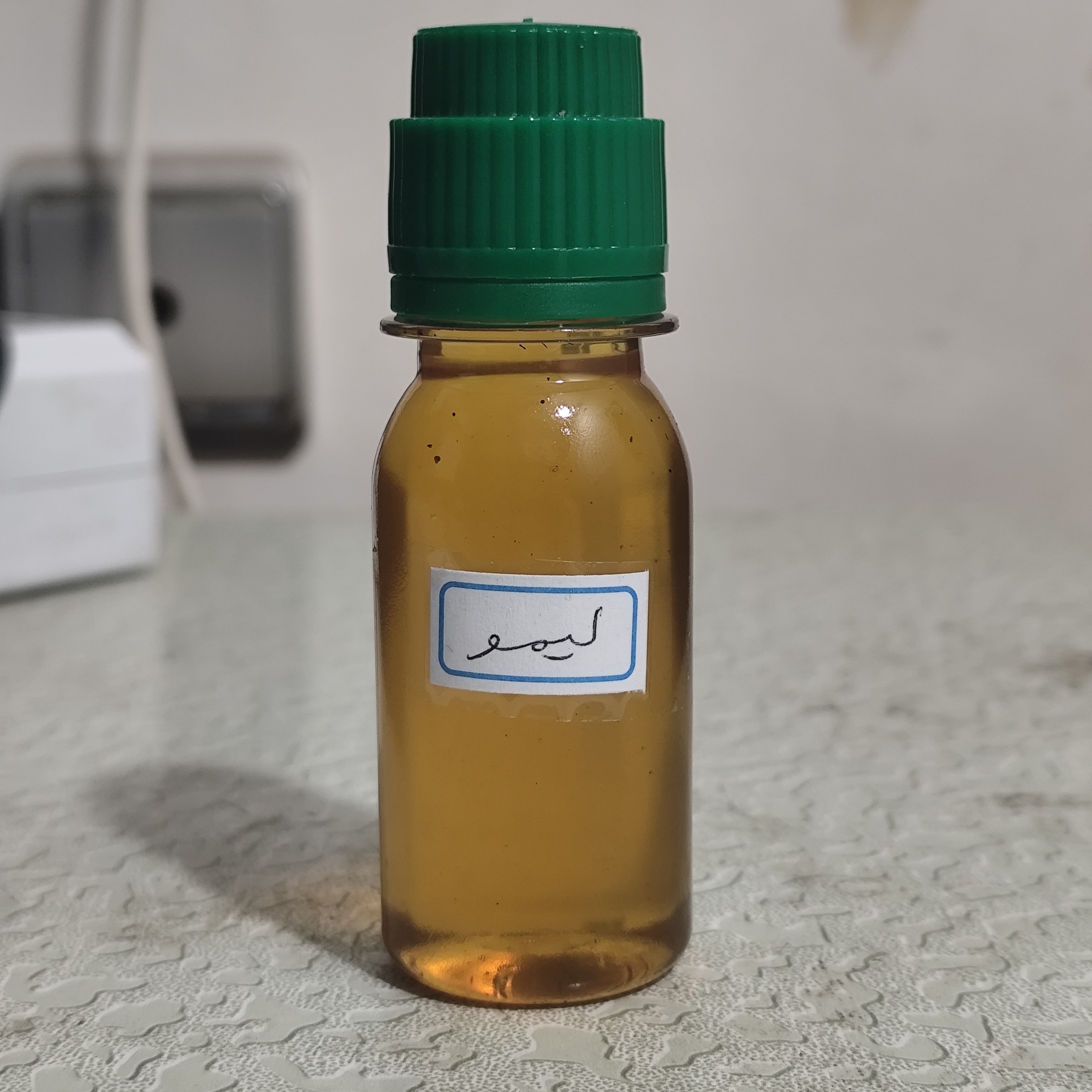 روغن لیمو اصل 60 میلی (روشن کننده پوست - لک صورت - جوش صورت - آکنه - لک بارداری - ضدلک)