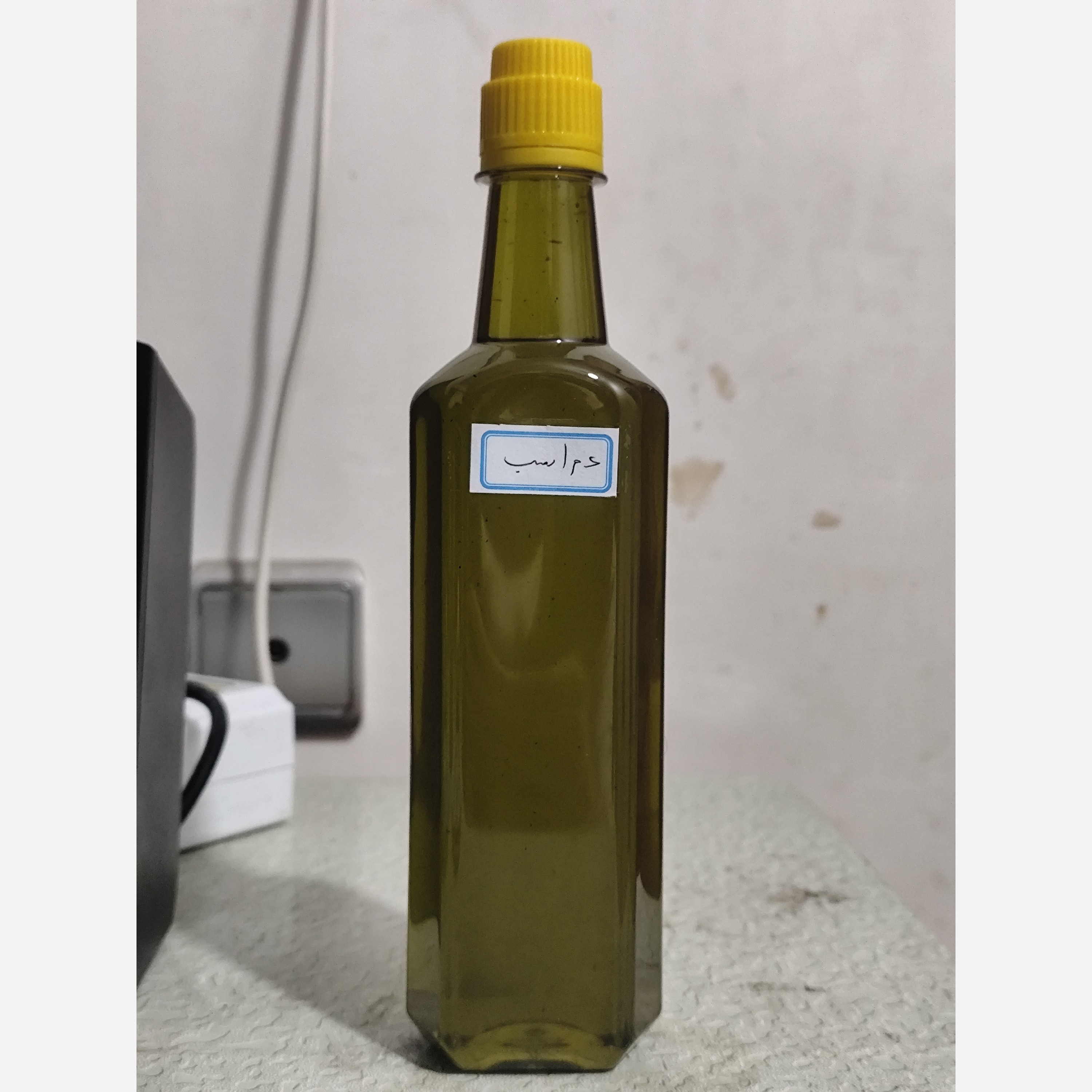 روغن دم اسب اصل عمده نیم لیتری (سیاه کننده مو-پرپشت کننده مو-پرپشت کننده ابرو و مژه-تقویت ناخن-رشد ناخن-سفت کننده ناخن)