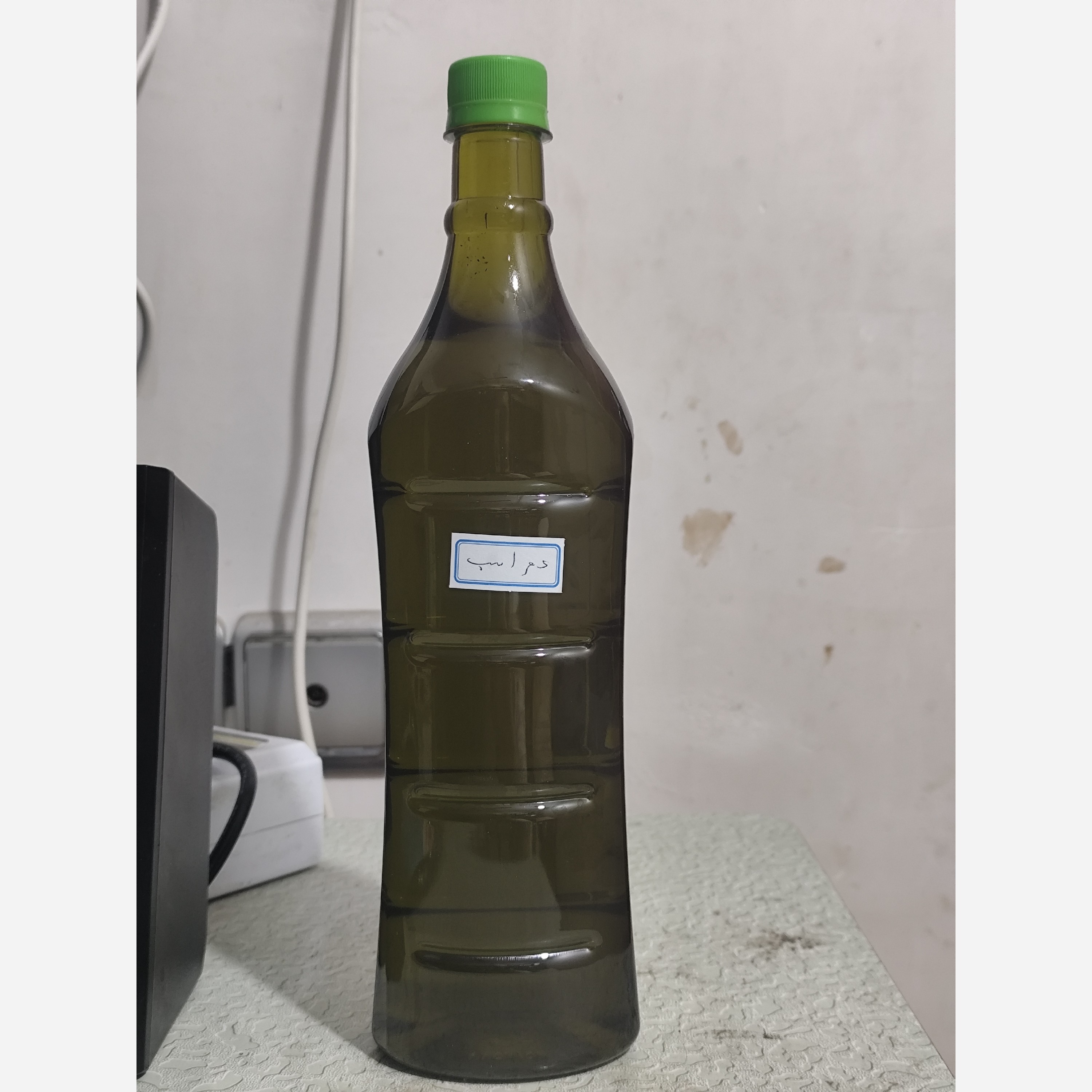 روغن دم اسب اصل یک لیتری (سیاه کننده مو-پرپشت کننده مو-پرپشت کننده ابرو و مژه-تقویت ناخن-رشد ناخن-سفت کننده ناخن)