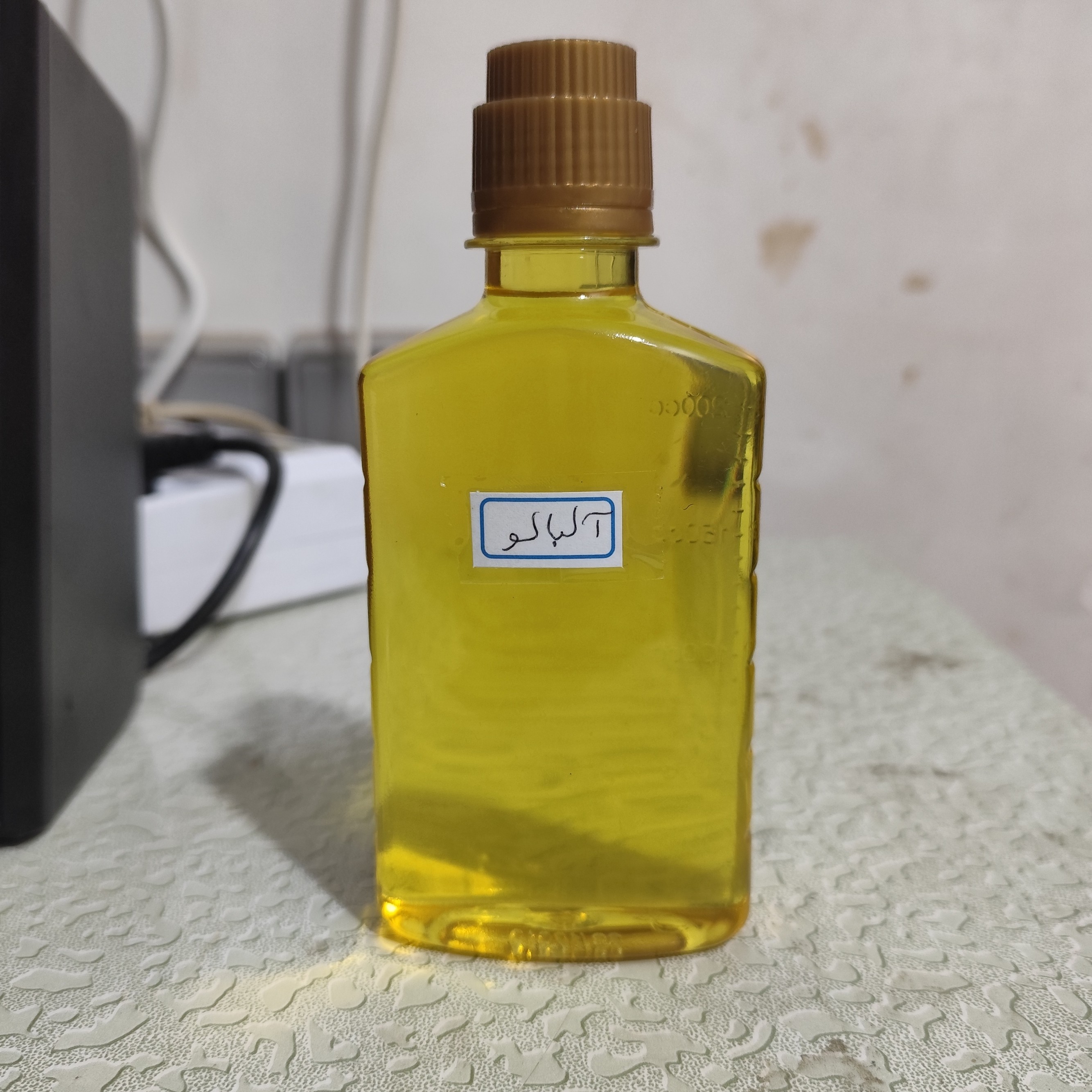 روغن هسته آلبالو ربع لیتری اصل