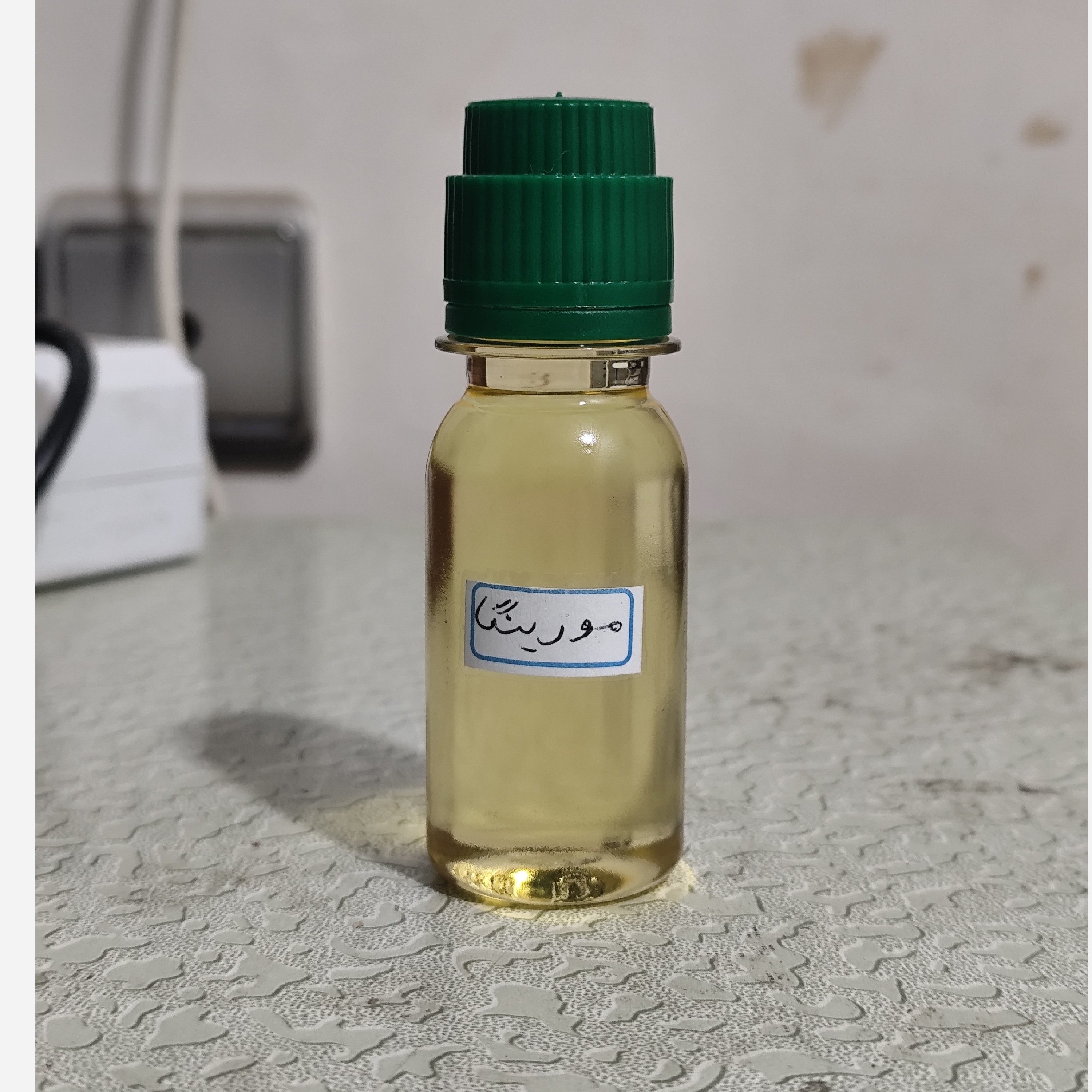 روغن مورینگا  معطر اصل 60 میلی معطر کلدپرس (روشن کننده آبرسان پوست مرطوب کننده شوره مو ریزش مو نرم کننده مو )