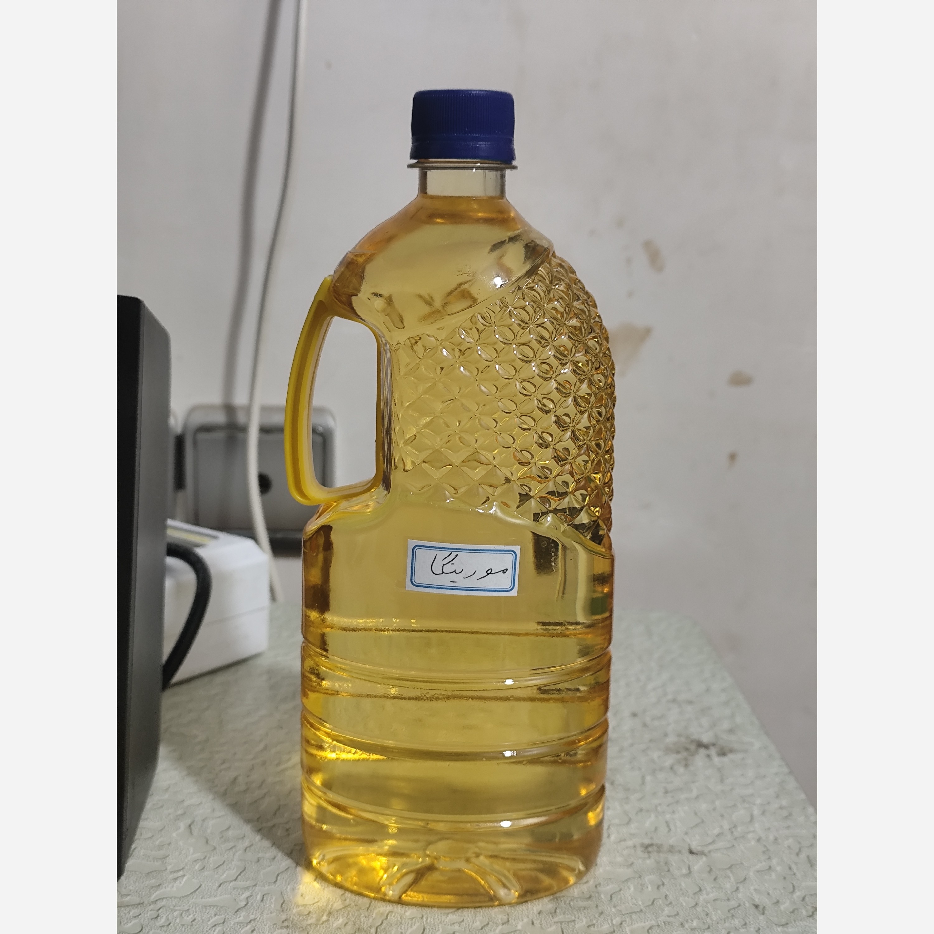 روغن مورینگا اصل معطر یک لیتری کلدپرس (روشن کننده آبرسان پوست مرطوب کننده شوره مو ریزش مو نرم کننده مو )