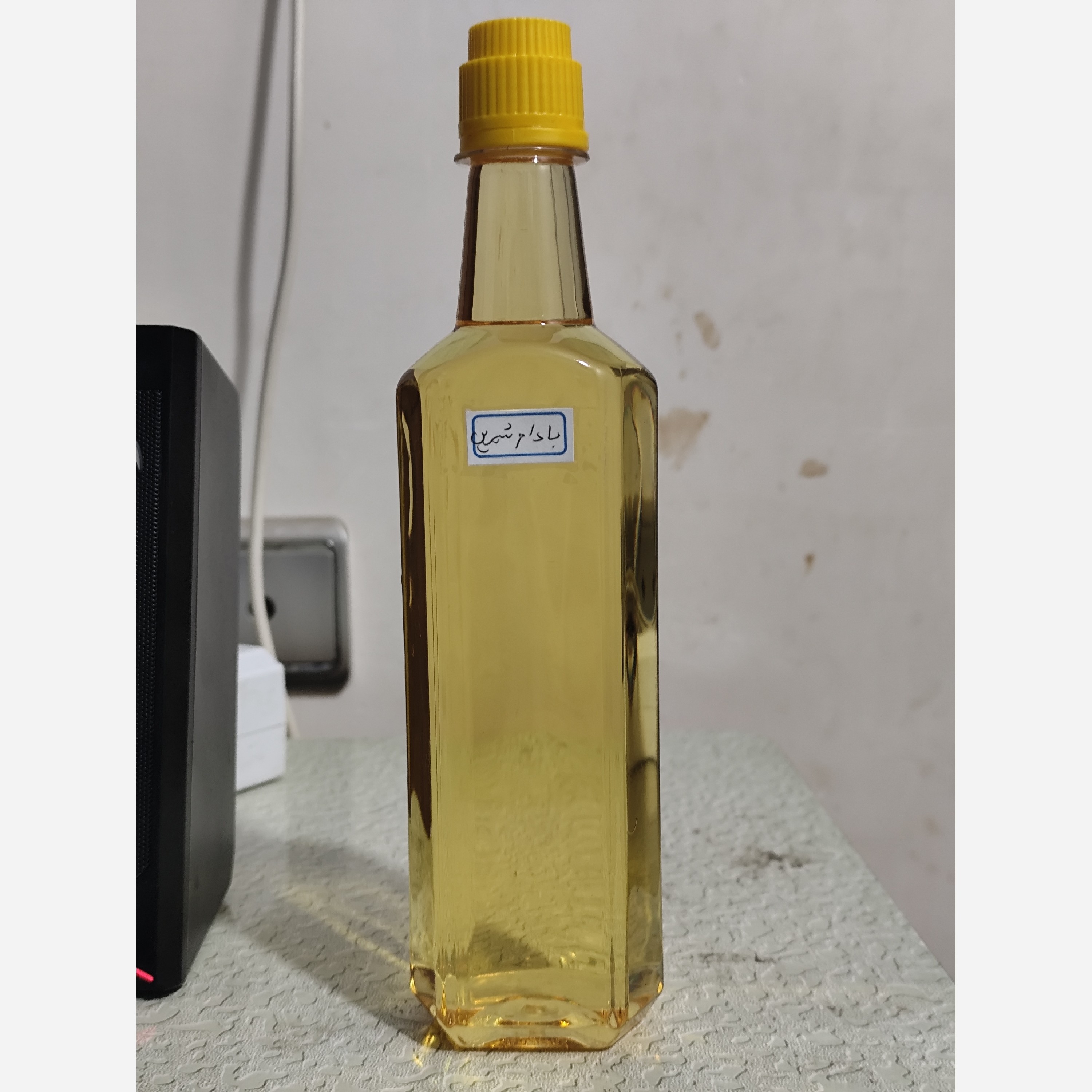 روغن بادام شیرین نیم لیتری اصل و خالص