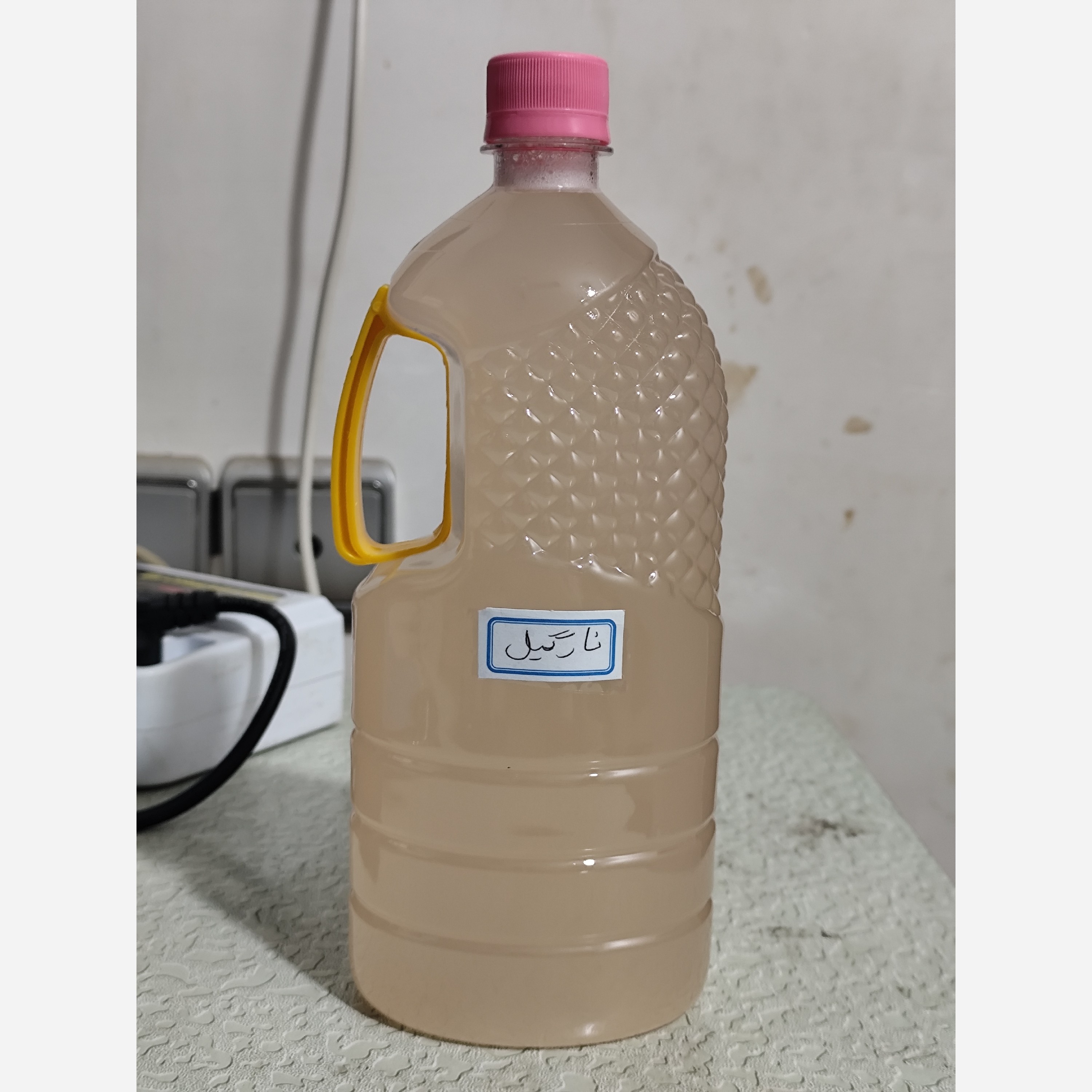 روغن نارگیل خوراکی یک لیتری اصل زداویلز سریلانکا درجه یک (استفاده خوراکی و مالشی)