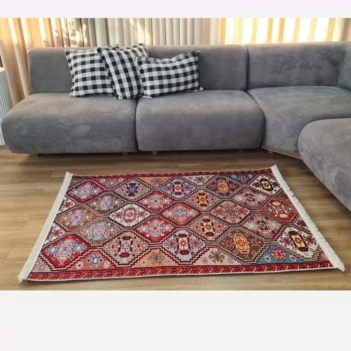 فرشینه مخمل ترک قشقایی طرح سنتی لاکی کد O159