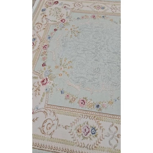 فرشینه مخمل ترک لوکس طرح کلاسیک، آبی پاستلی و کرم گلدار - کد M109