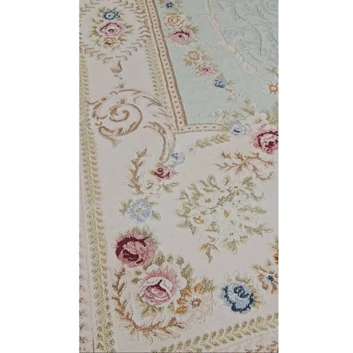 فرشینه مخمل ترک لوکس طرح کلاسیک، آبی پاستلی و کرم گلدار - کد M109