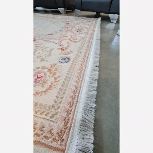 فرشینه مخمل ترک لوکس طرح کلاسیک، آبی پاستلی و کرم گلدار - کد M109