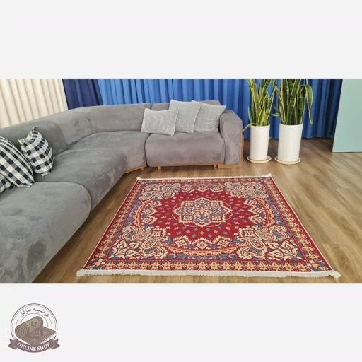 فرشینه مخمل مربعی استُپ دار ( اصلا سُر نمیخوره ) q117