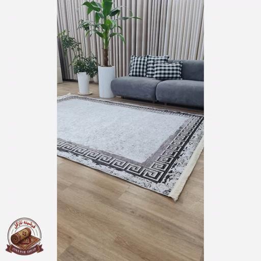 فرش خاکستری مدرن جنس مخمل استُپ دار (اصلا سُر نمیخوره)