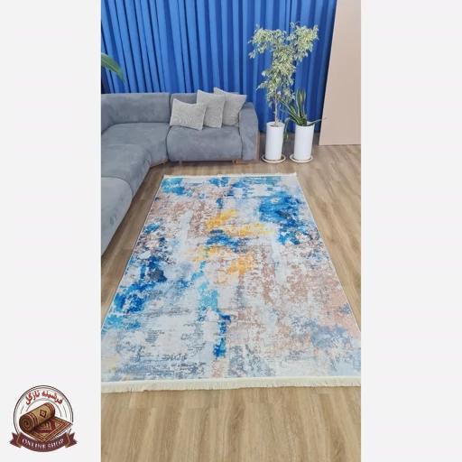 فرشینه مدرن طرح آبستره آبی طلایی و کرم، مخمل استُپ دار m241
