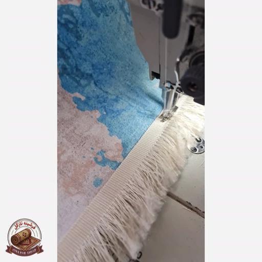 فرشینه مدرن طرح آبستره آبی طلایی و کرم، مخمل استُپ دار m241