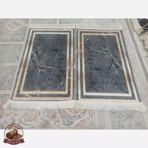فرش مشکی طلایی مخمل مدرن طرح سنگ h410 استُپ دار(ابعاد دلخواه)