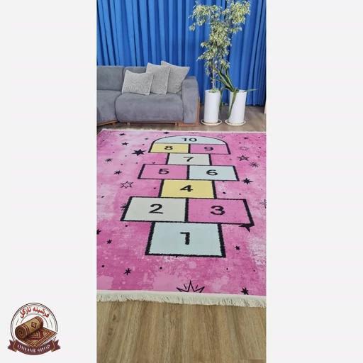 فرش کودک جنس مخمل طرح لِی لِی استُپ دار( ضد سُر)