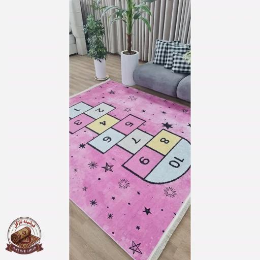 فرش کودک جنس مخمل طرح لِی لِی استُپ دار( ضد سُر)