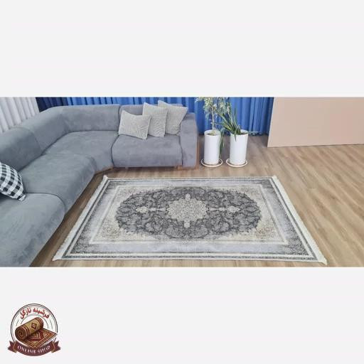 فرشینه طوسی مدرن جنس مخمل هازان تُرک استُپ دار (ضد سُر) کد u57