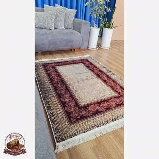 فرش زمینه کِرم قرمز مدرن جنس مخمل تُرک استُپ دار ابعاد دلخواه