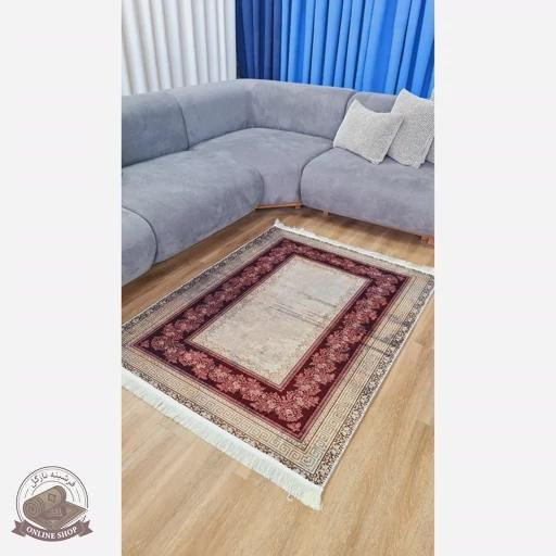 فرش زمینه کِرم قرمز مدرن جنس مخمل تُرک استُپ دار ابعاد دلخواه