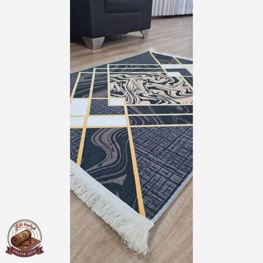 فرشینه مدرن مشکی طلایی رویه مخمل نررم | زیره استُپ دار (ضدلغزش) ابعاد مختلف h396
