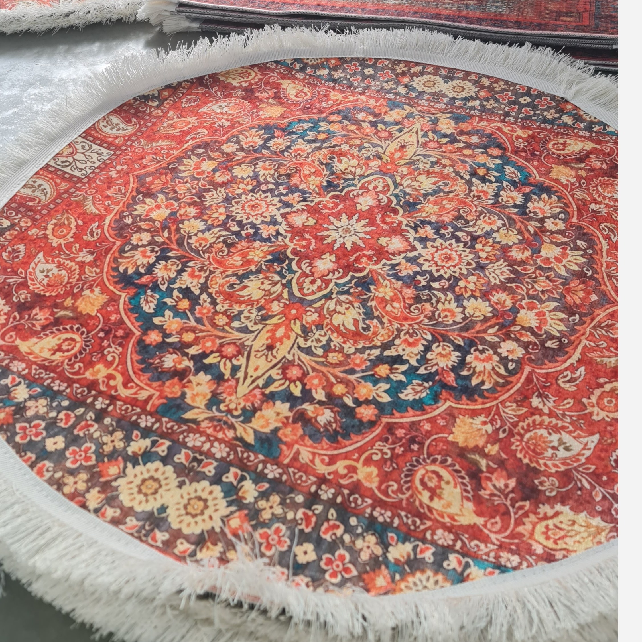 فرشینه مدرن جنس مخمل دایره ای استُپ دار (سفارشی) u111 (پس کرایه)