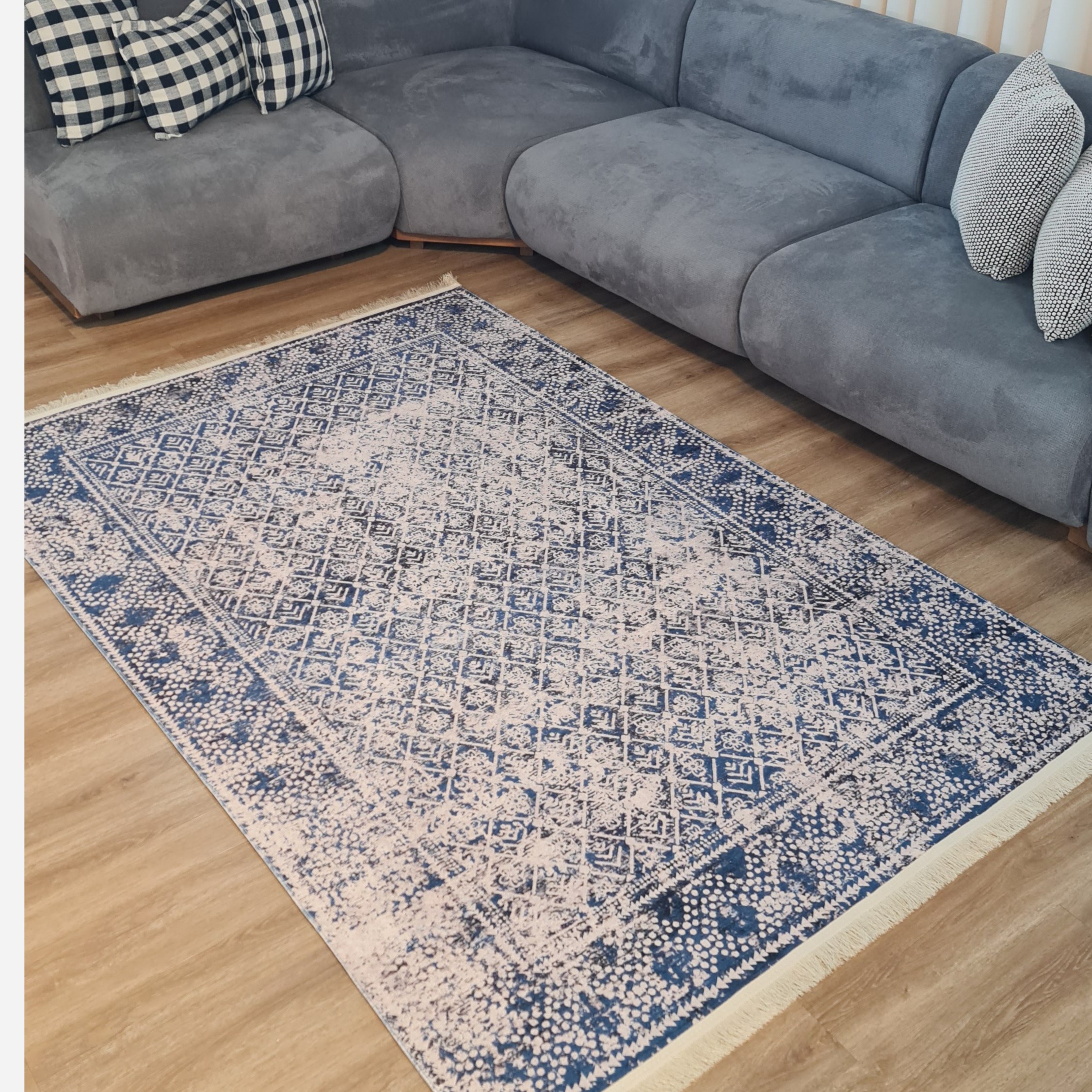 فرشینه مخمل ابی کم رنگ مدرن ترمز دار (ابعاد دلخواه) u632 (پس کرایه)