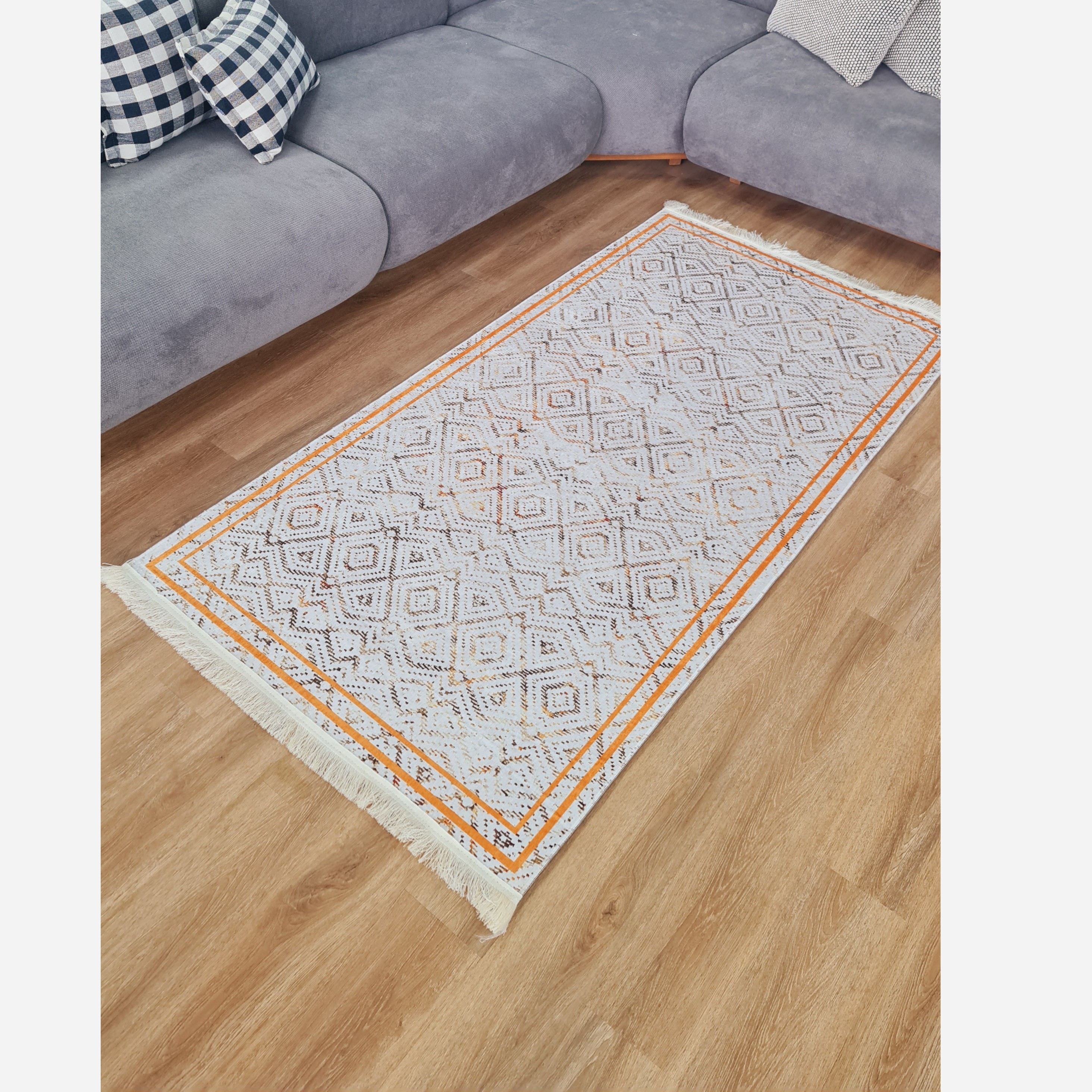 فرشینه کناره و راهرویی جنس مخمل طرح هندسی استُپ دار (پس کرایه)