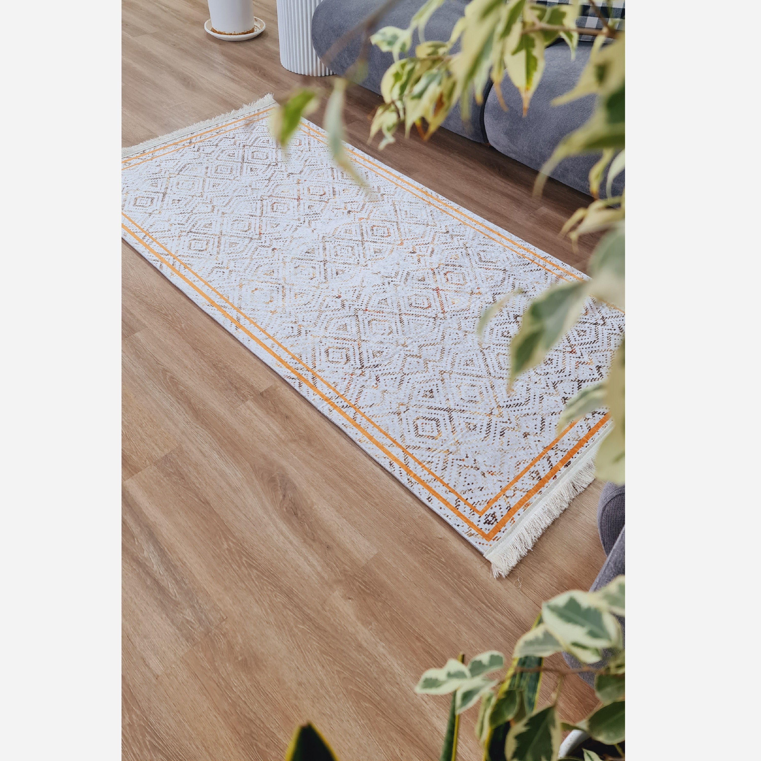 فرشینه کناره و راهرویی جنس مخمل طرح هندسی استُپ دار (پس کرایه)