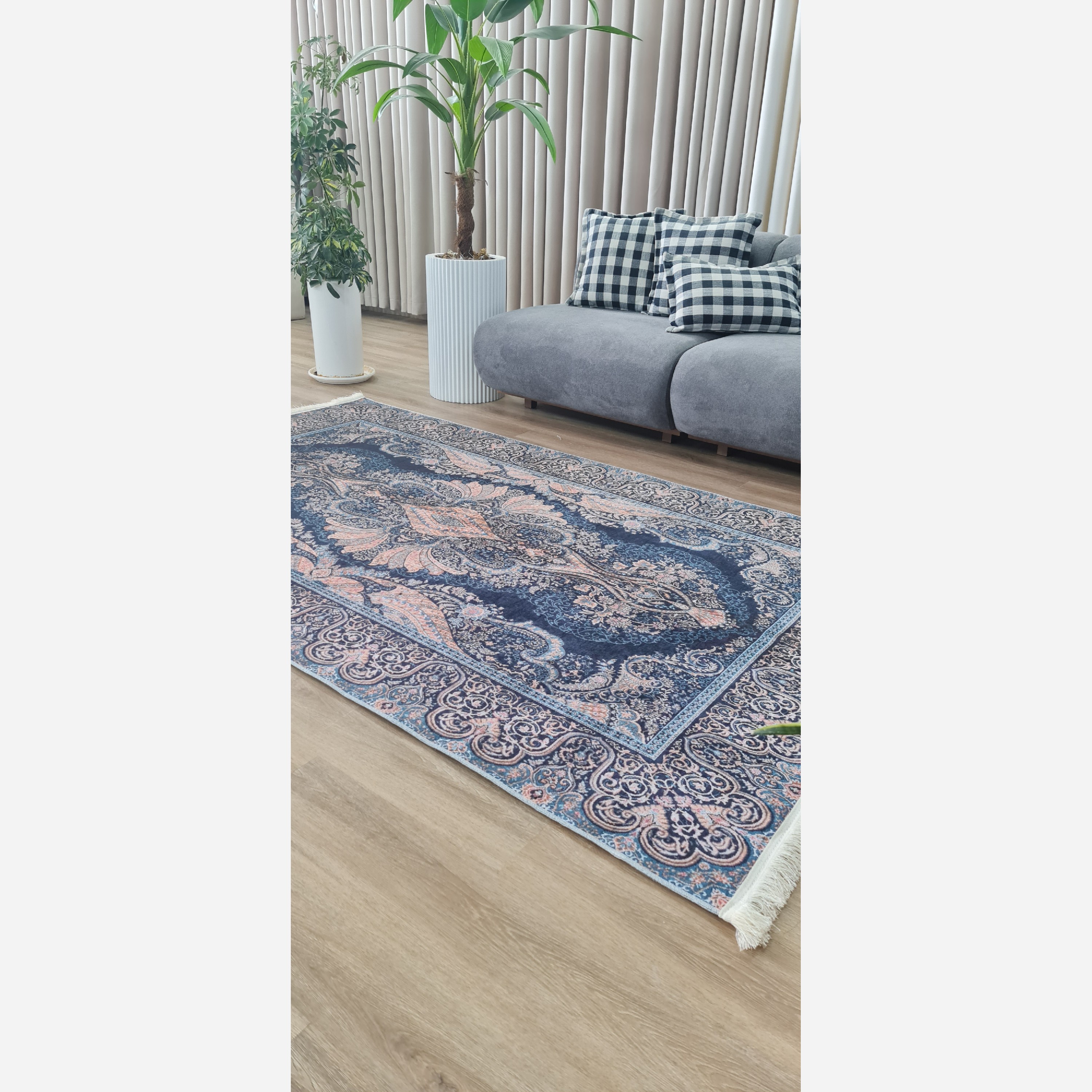 فرش سرمه ای مدرن جنس مخمل تُرک استُپ دار ابعاد دلخواه (پس کرایه)