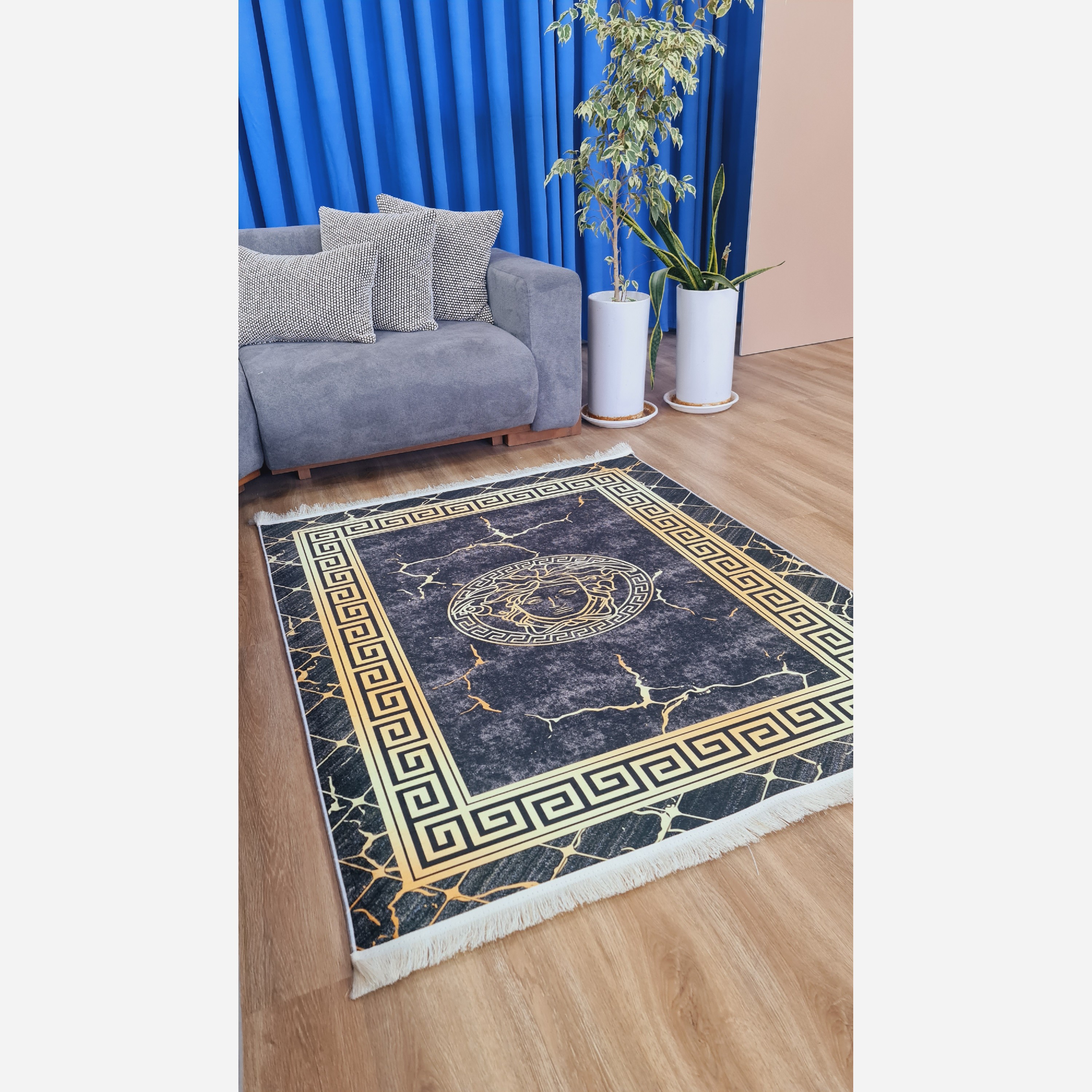 فرش مشکی طلایی مدرن جنس مخمل تُرک استُپ دار (ضد سر) (پس کرایه)