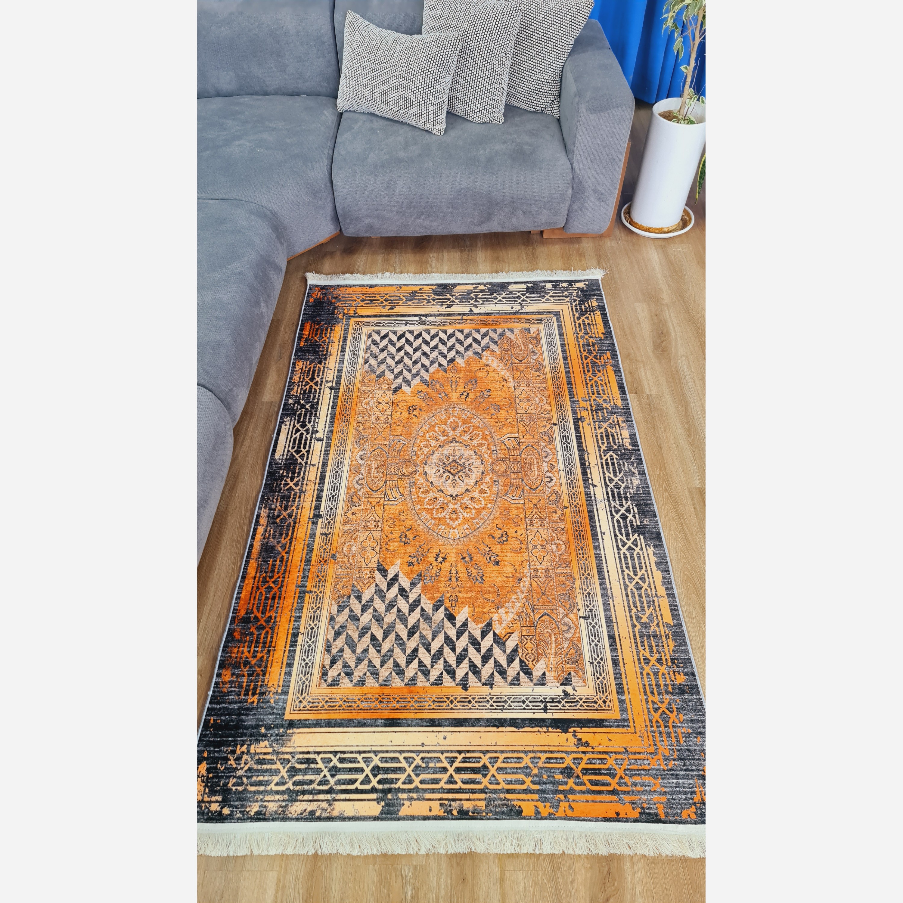 فرش وینتیج مخمل نارنجی مشکی h482 استُپ دار ( ضد سُر ) (پس کرایه)