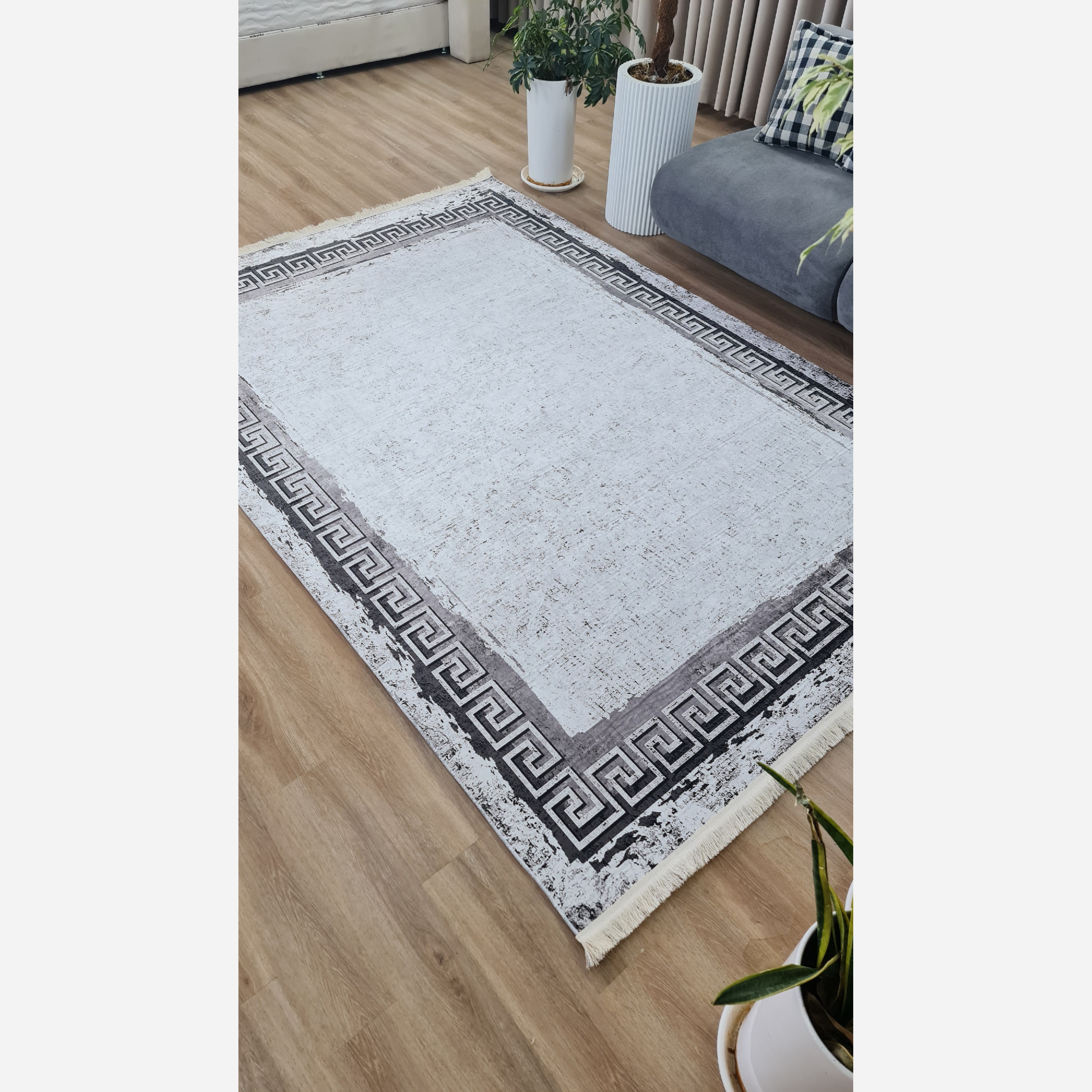 فرش خاکستری مدرن جنس مخمل استُپ دار (اصلا سُر نمیخوره)  (پس کرایه)