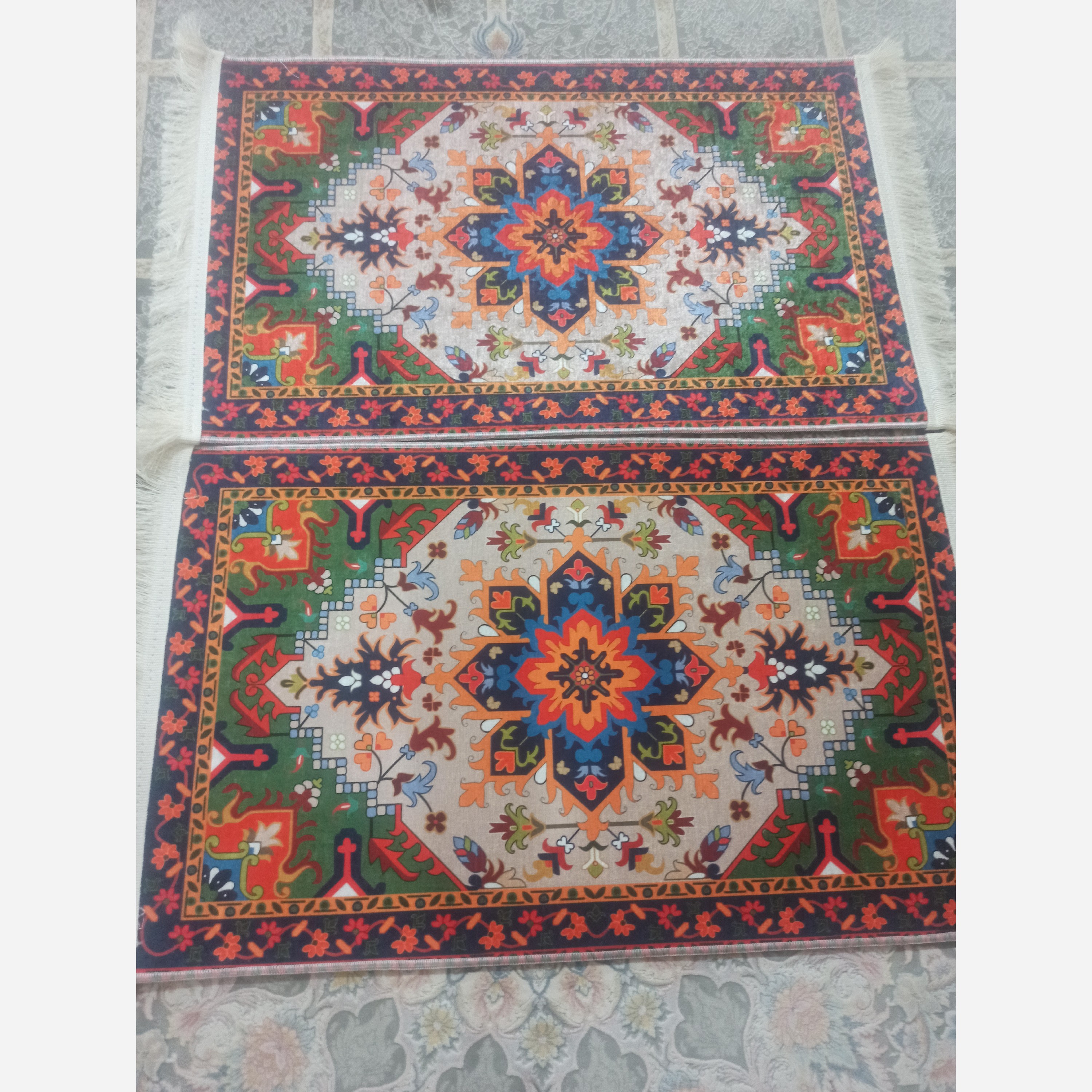 فرشینه مخمل لاکی طرح سنتی استُپ دار (ابعاد دلخواه) O138 (پس کرایه)