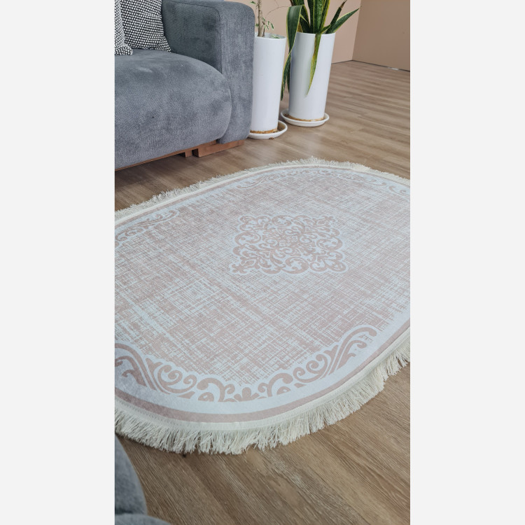 فرشینه بیضی مخمل کرم کم رنگ استُپ دار (اصلا سُر نمیخوره) b26 (پس کرایه)