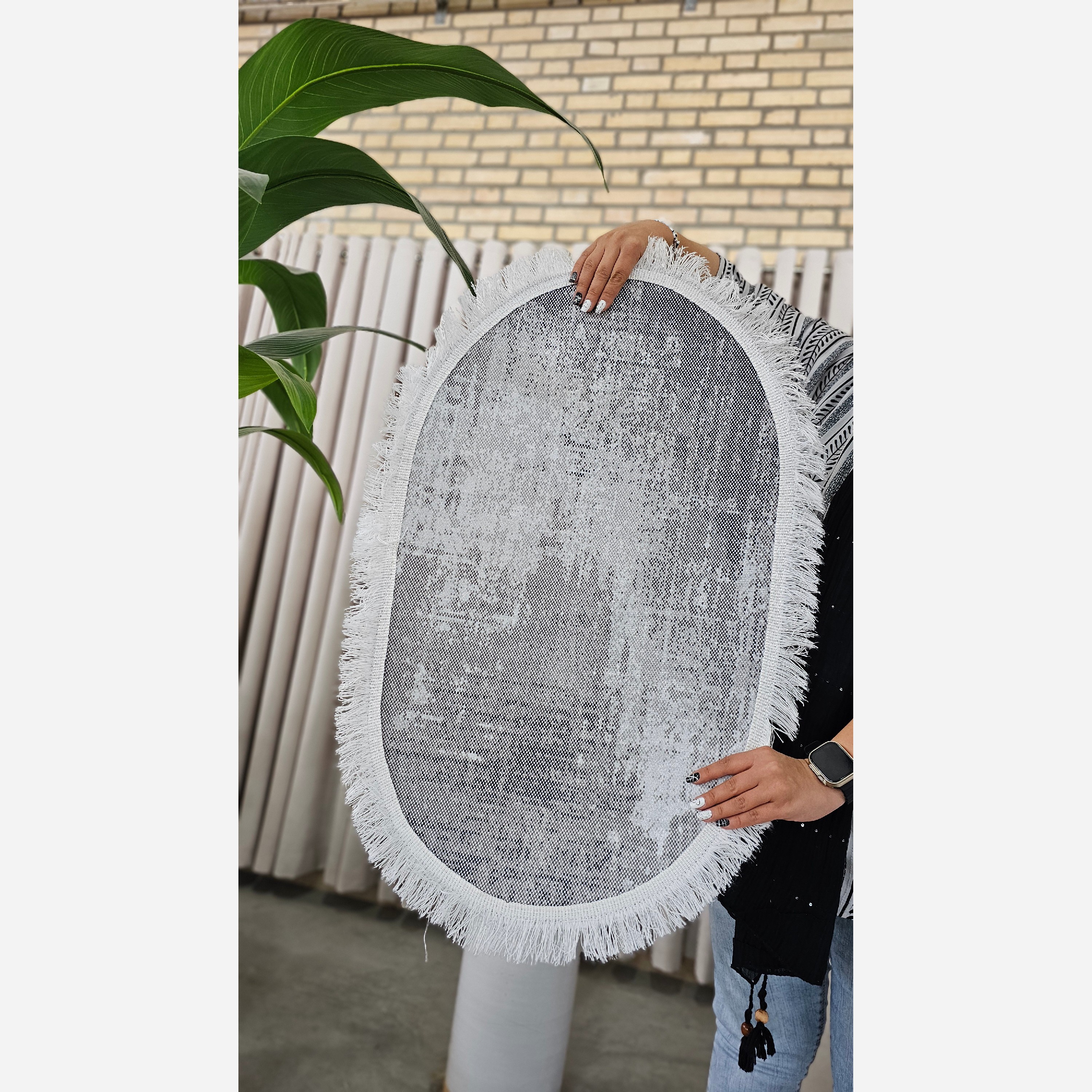فرشینه پادری بیضی مخمل جذاب استُپ دار (اصلا سُر نمیخورن) (پس کرایه)