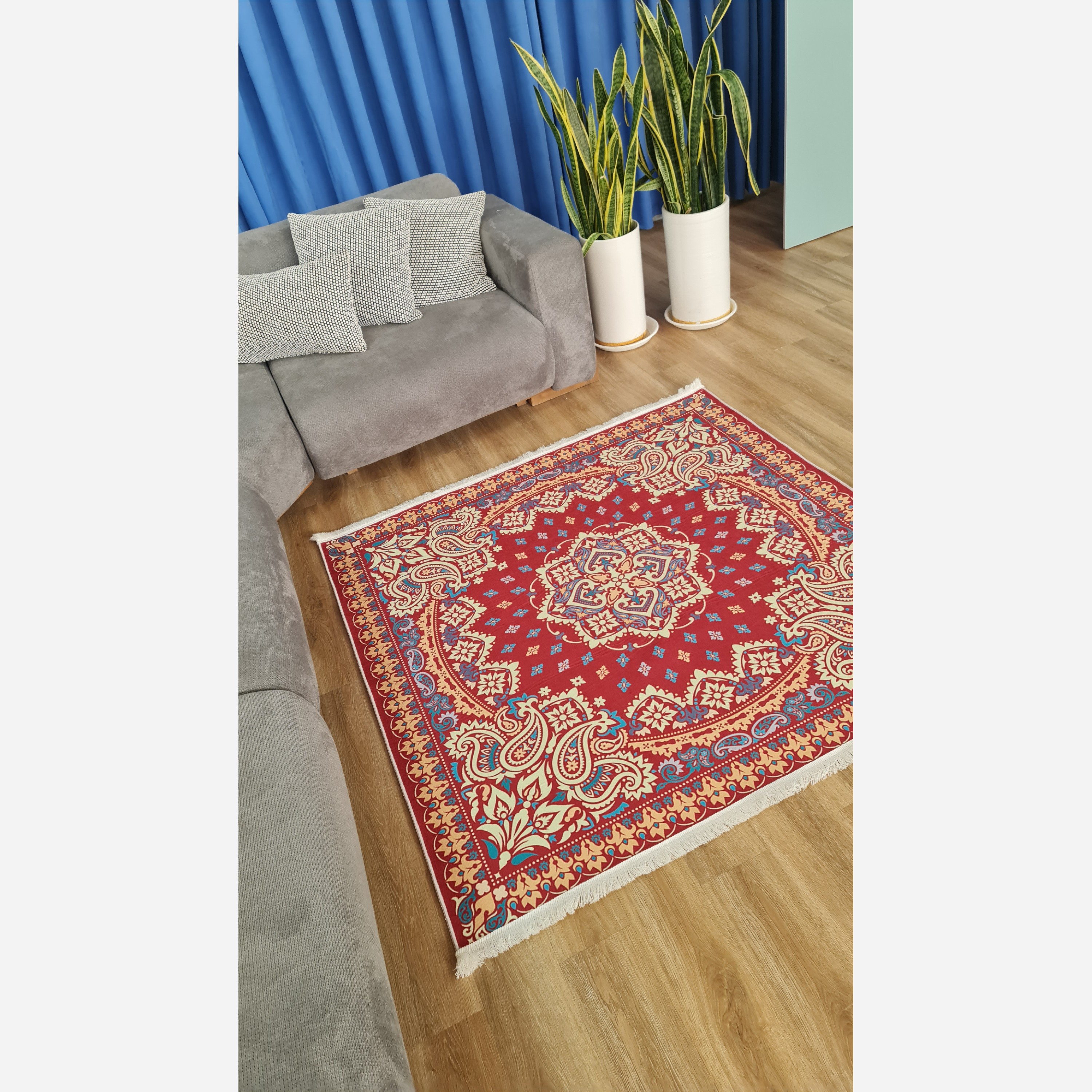 فرشینه مخمل مربعی استُپ دار ( اصلا سُر نمیخوره ) q117 (پس کرایه)