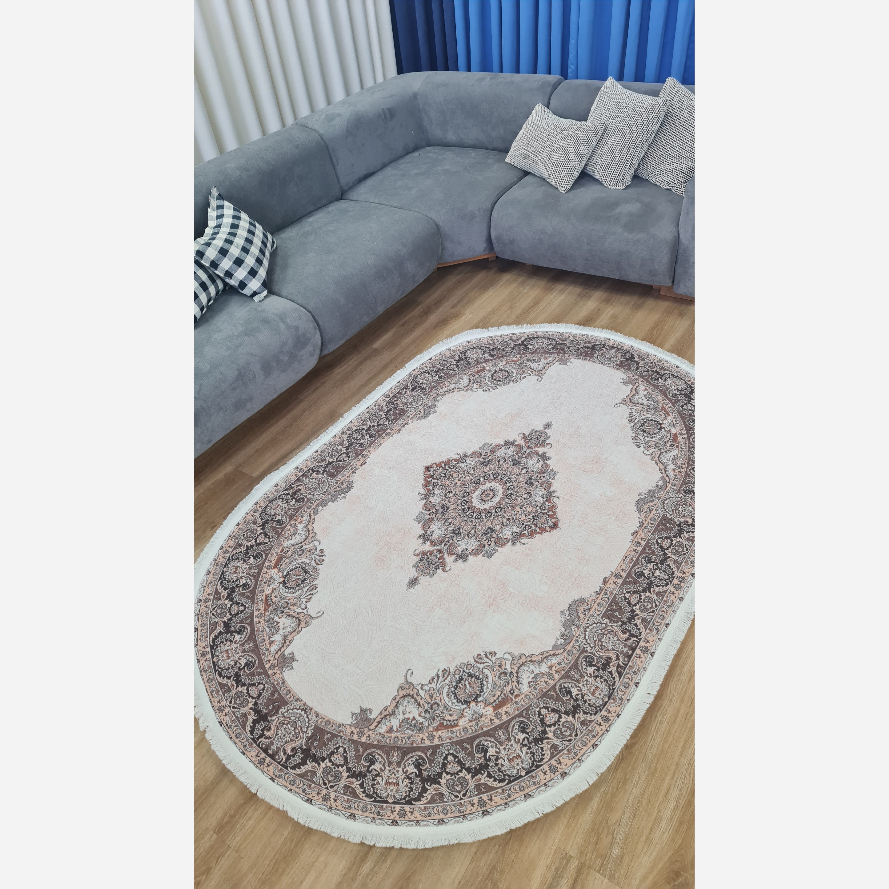 فرشینه بیضی مخمل استُپ دار (اصلا سُر نمیخوره) b54 (پس کرایه)