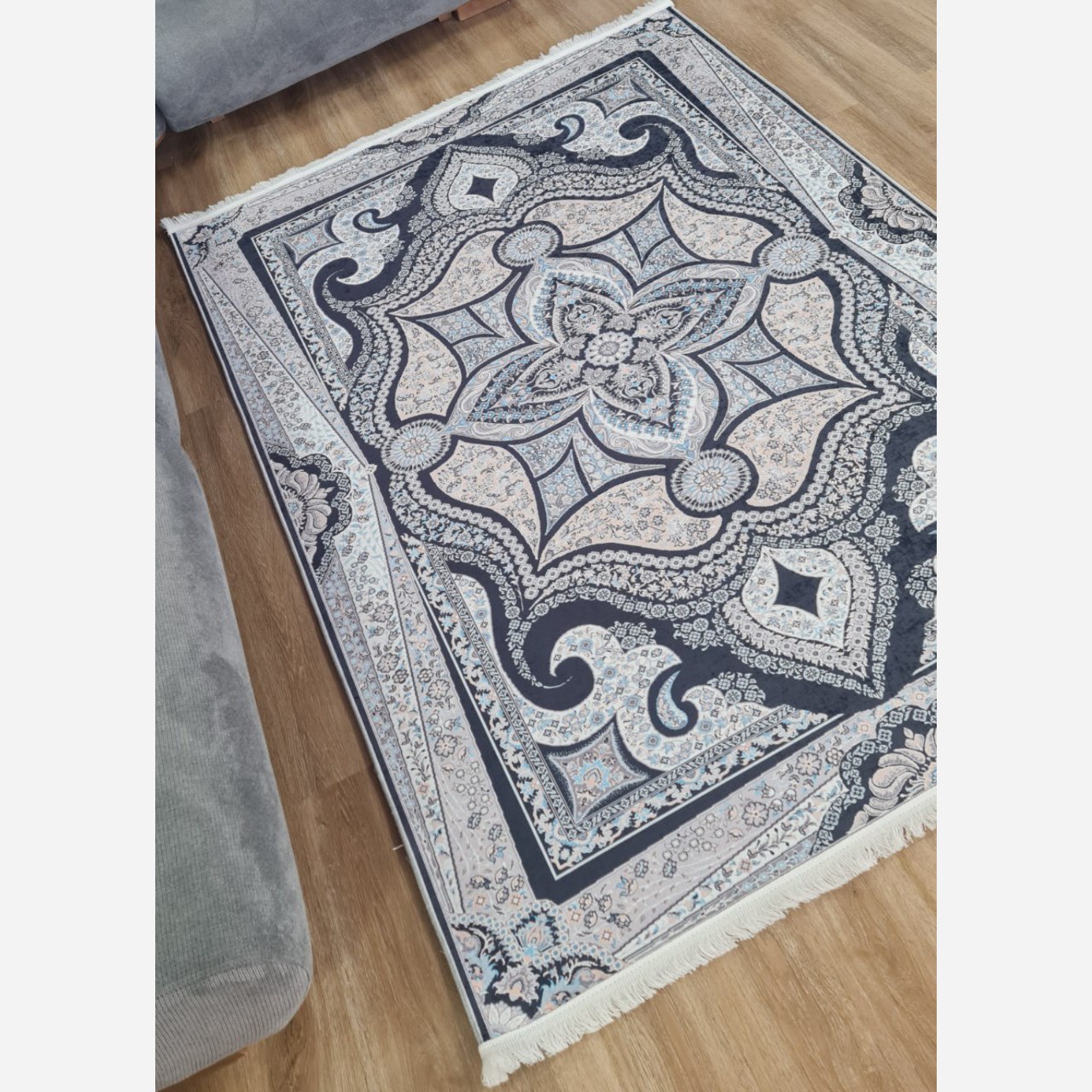 فرشینه طوسی مدرن جلوه ای خاص مخمل هازان تُرک (پس کرایه)